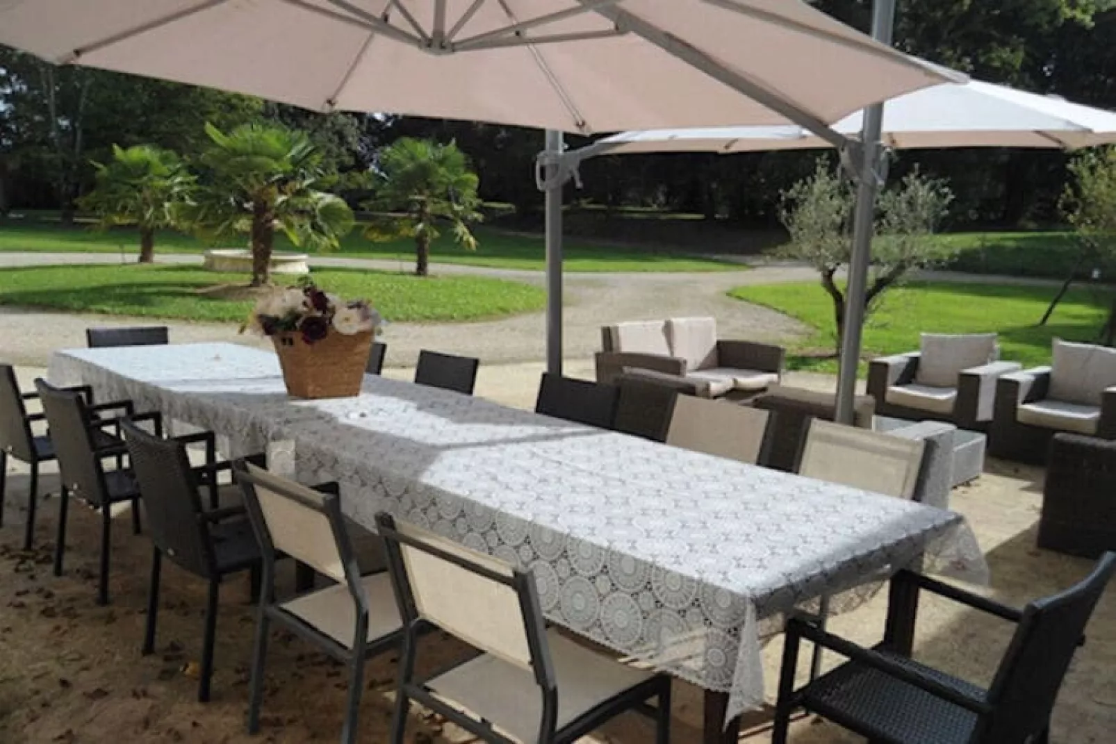 Entre le Gers et les Pyrénées V-Dining room