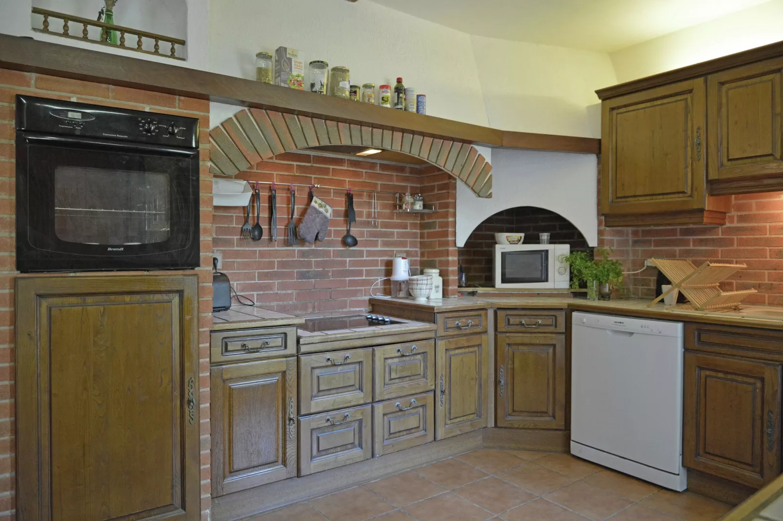 La maison Mer et Thermes-Kitchen