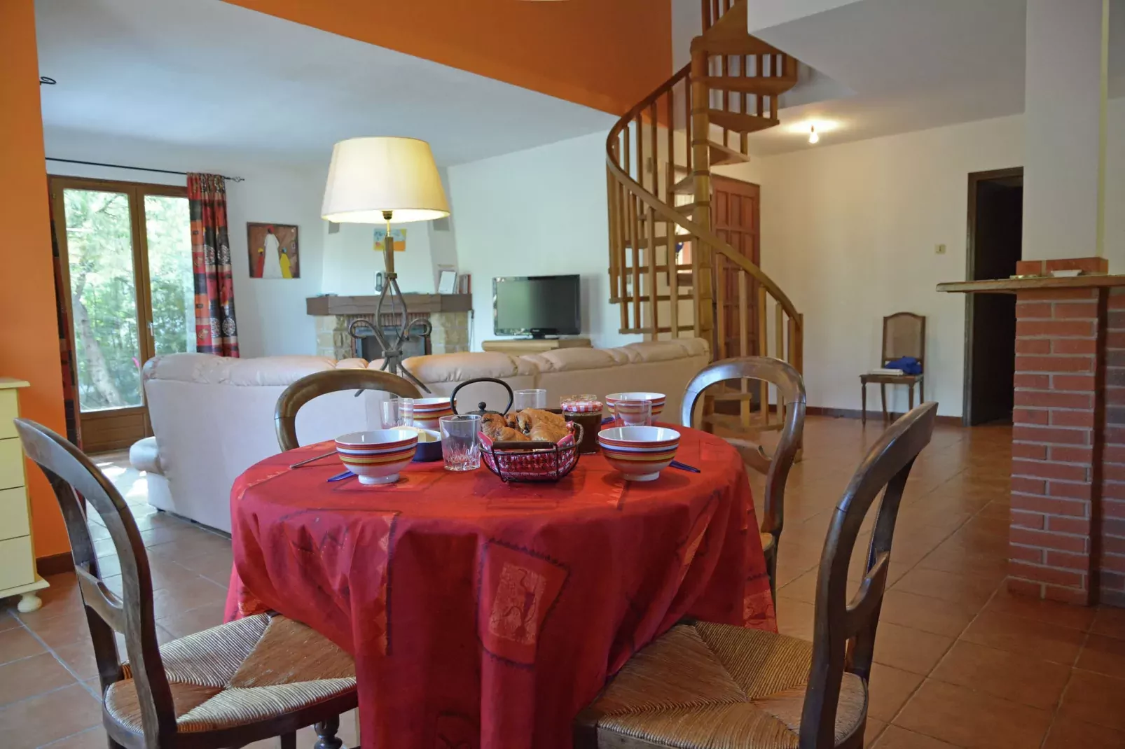 La maison Mer et Thermes-Living room