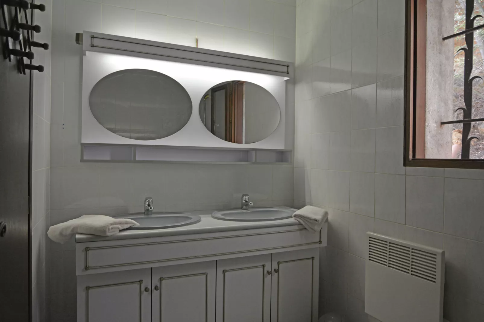 La maison Mer et Thermes-Bathroom