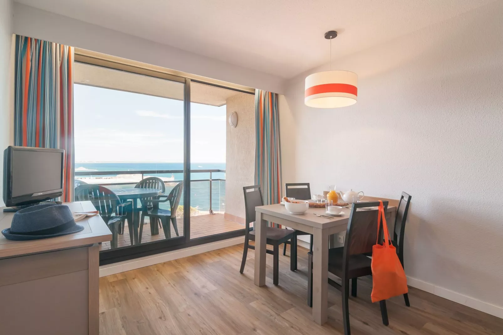 Les Balcons de Collioure - 14  Studio 4 p - rénové-Living room