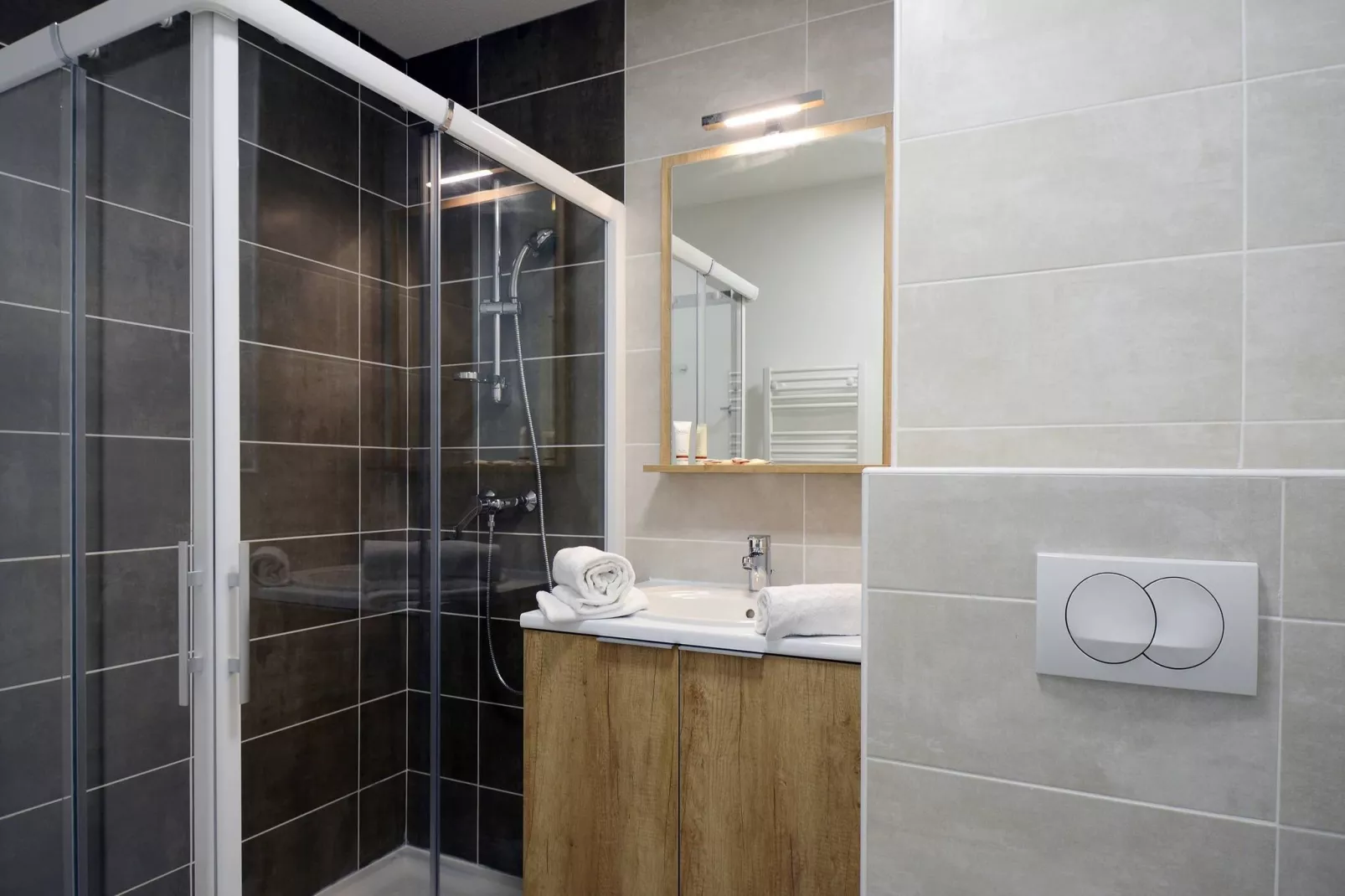 Residence Le Lotus Blanc 4-Bathroom