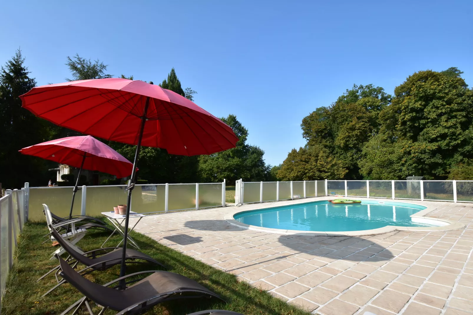 Château des Lambeys-Pool