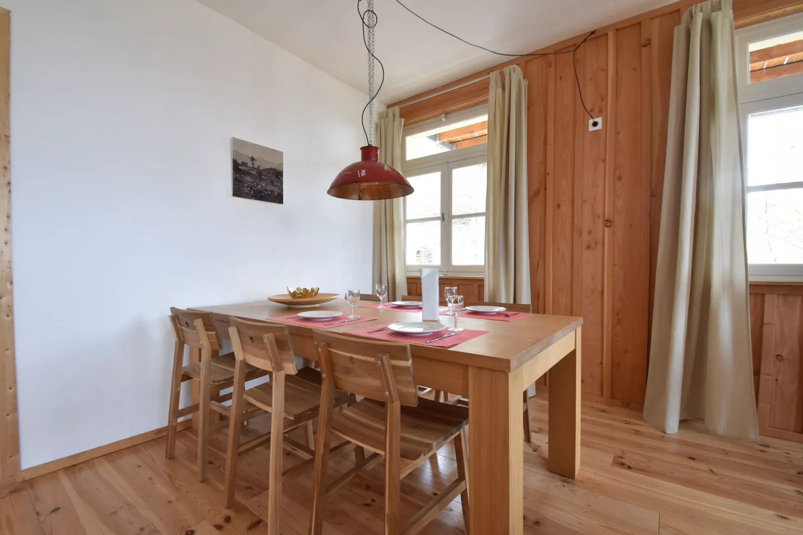 Apt 5 pers piscine partagée -  Jessica-Dining room