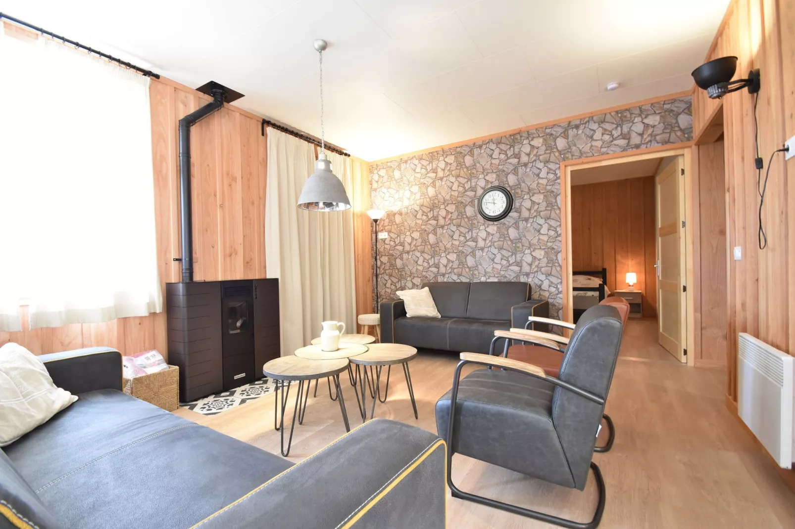 Apt 6 pers piscine-Living room