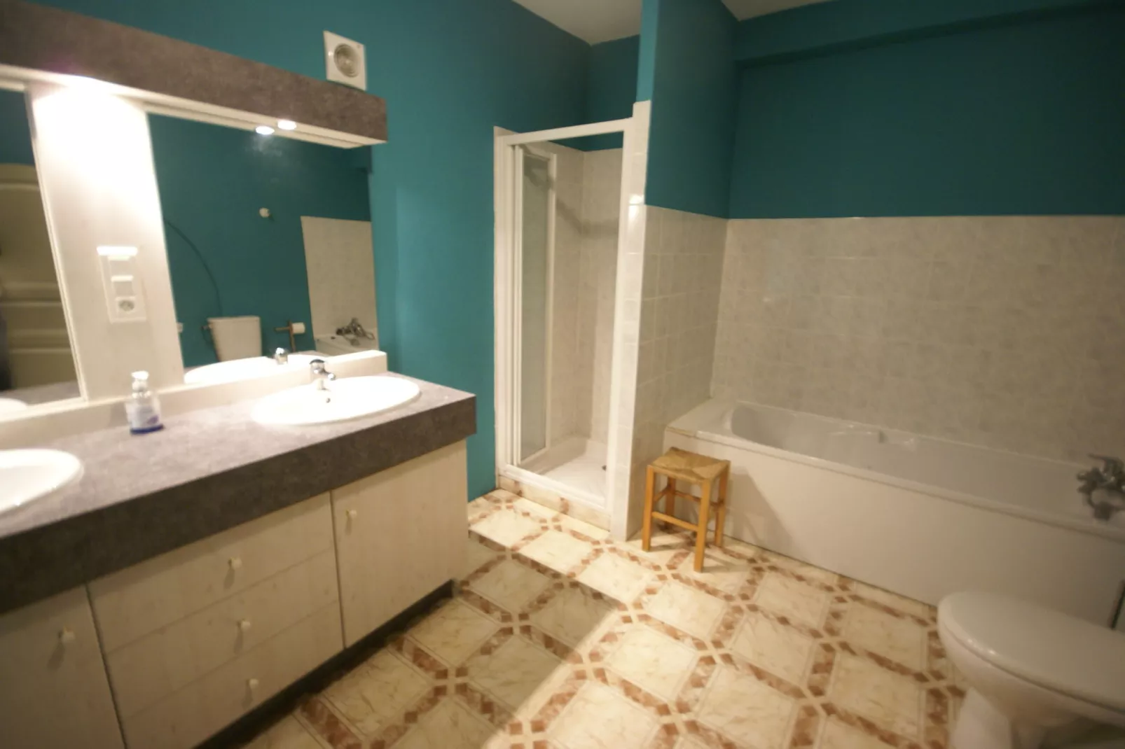 Salon du Jardin-Bathroom