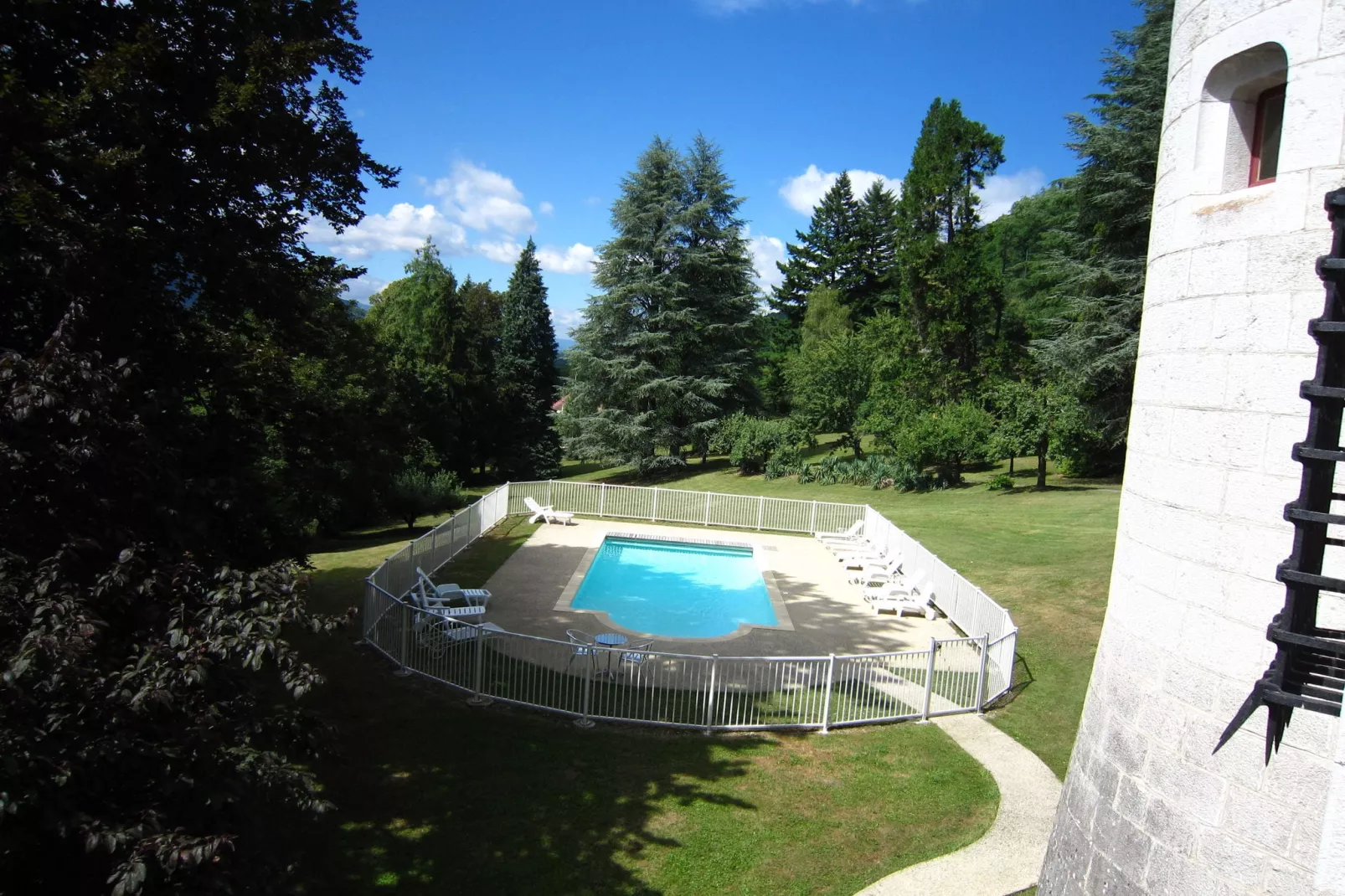 Le Soleil-Piscine