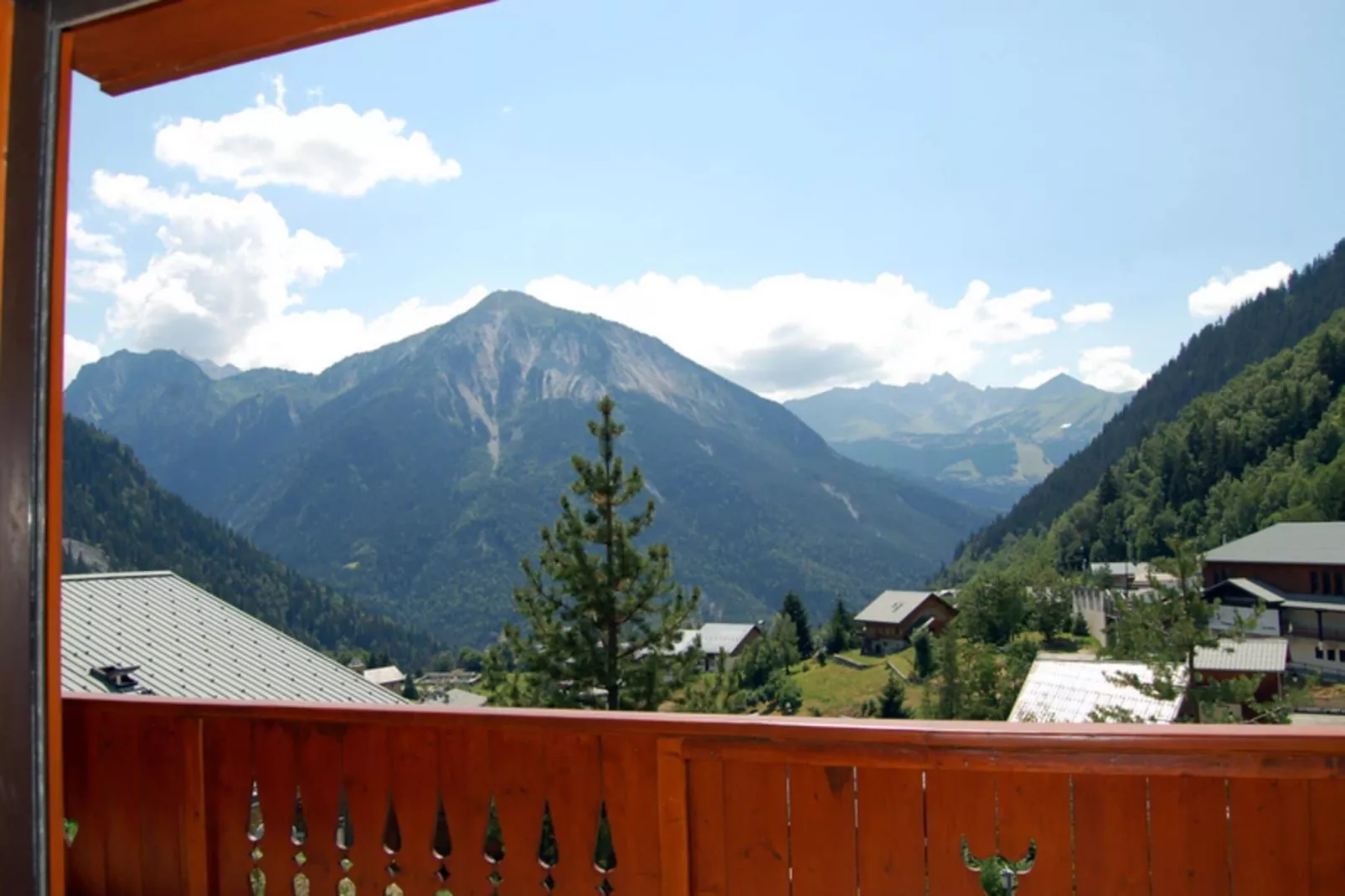 Chalet du Merle 2-Terrace balcony