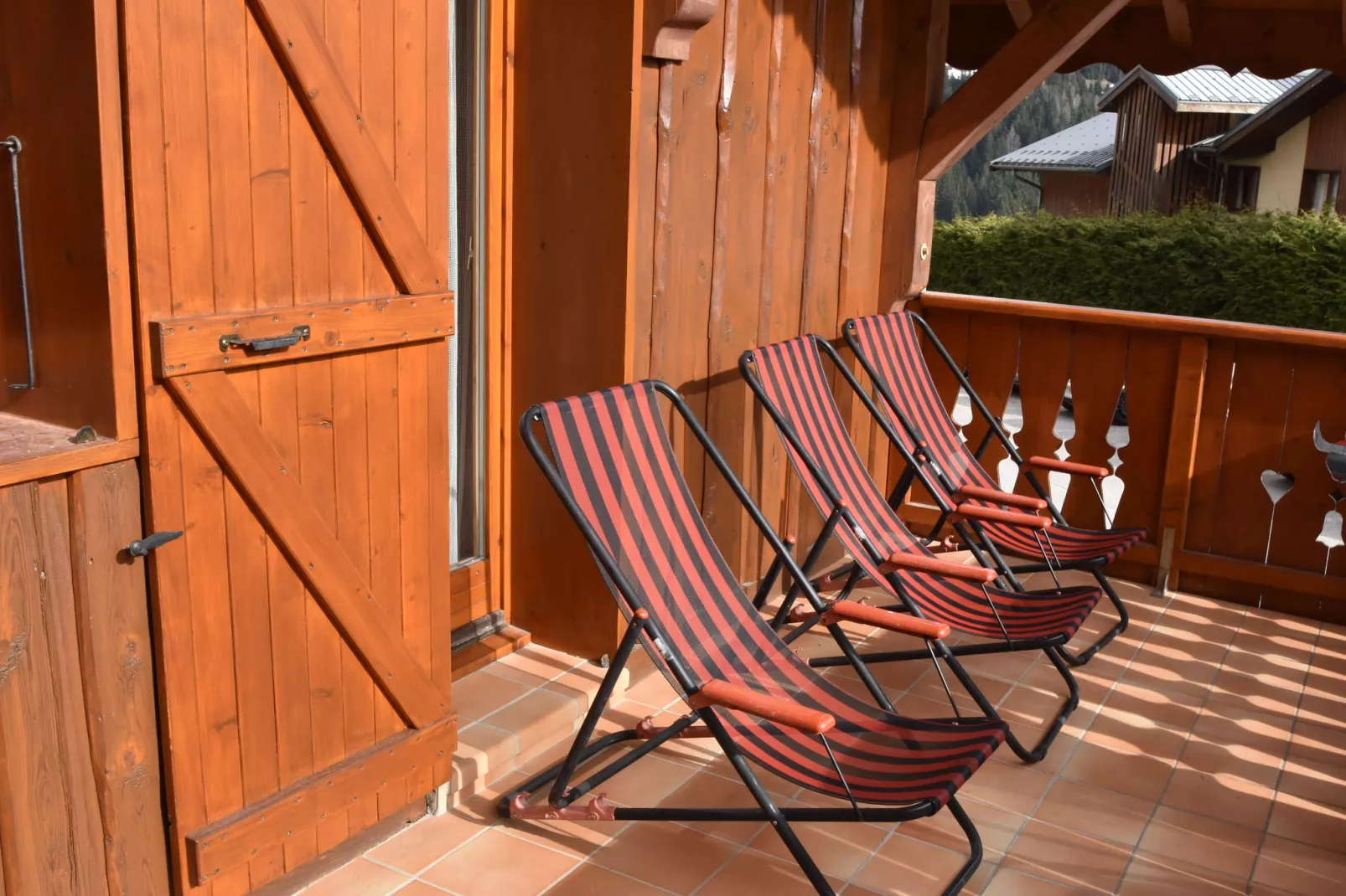 Chalet du Merle 2-Terrace balcony