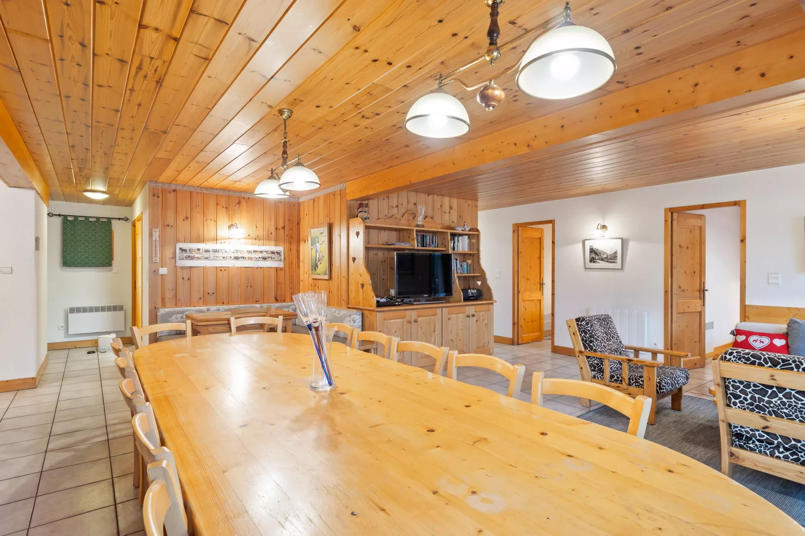 Chalet du Merle 1-Dining room