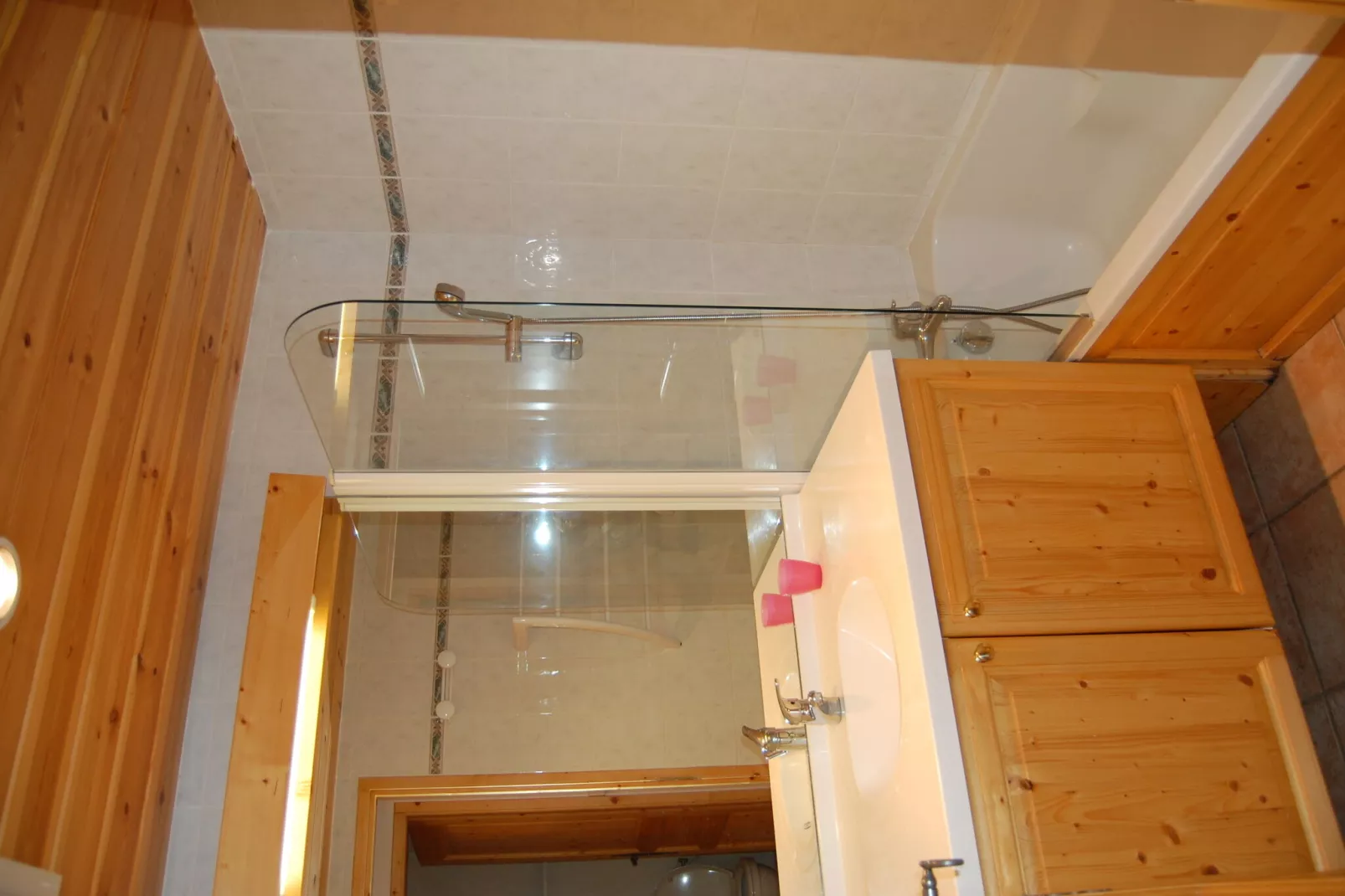Chalet du Merle 1-Bathroom