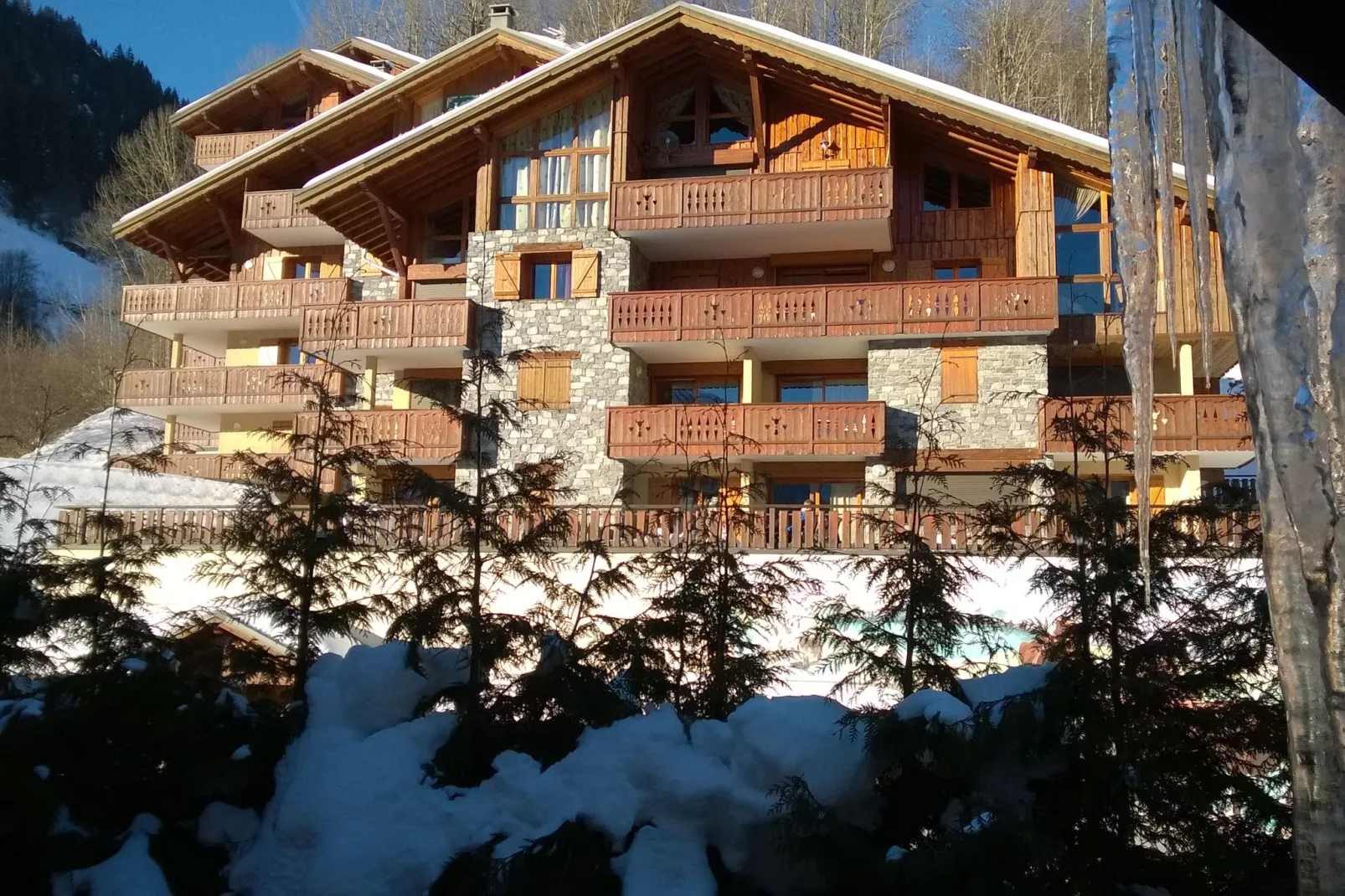 La Tour du Merle 2-Exterior winter