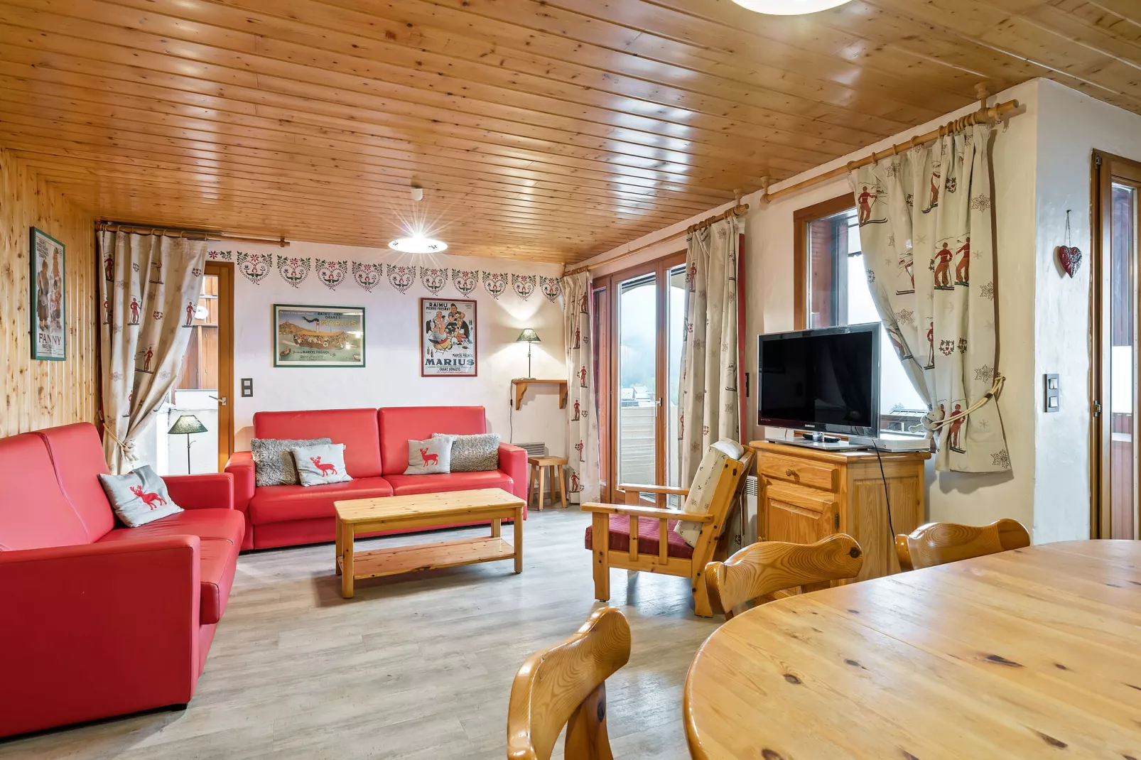 Chalet appartement Chargalon-Living room