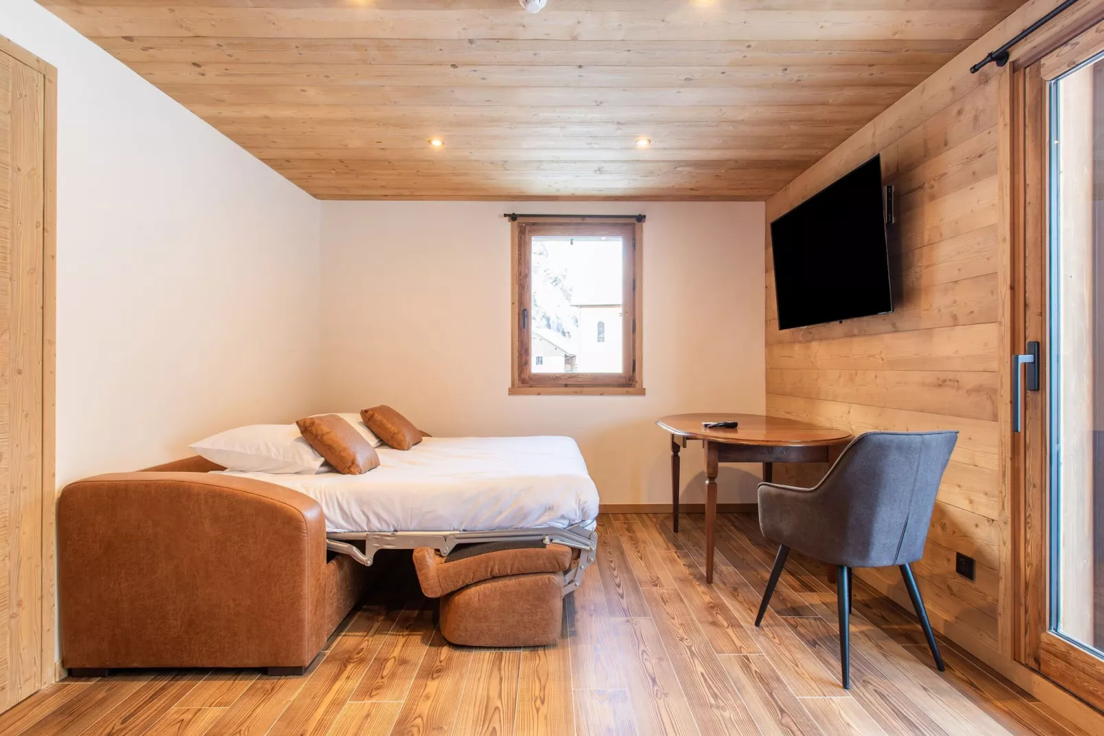 CHALET LE 360-Bedroom