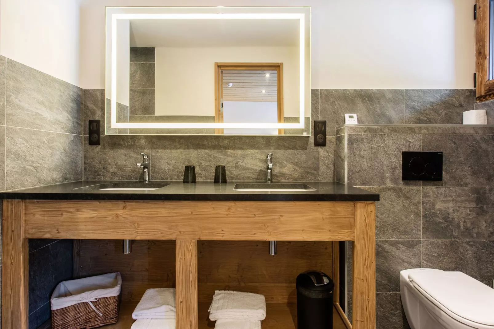CHALET LE 360-Bathroom