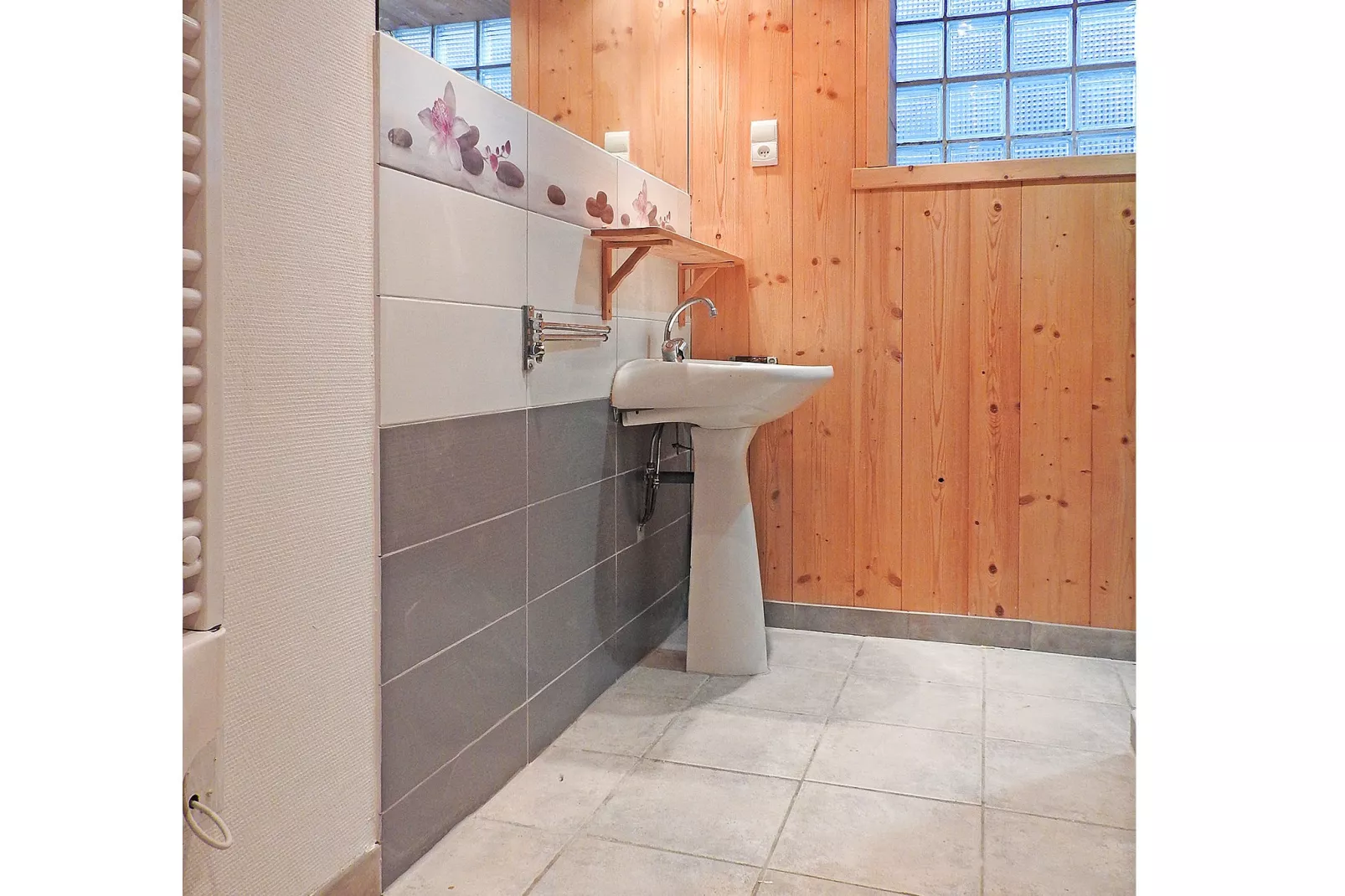 Chalet Carella-Bathroom