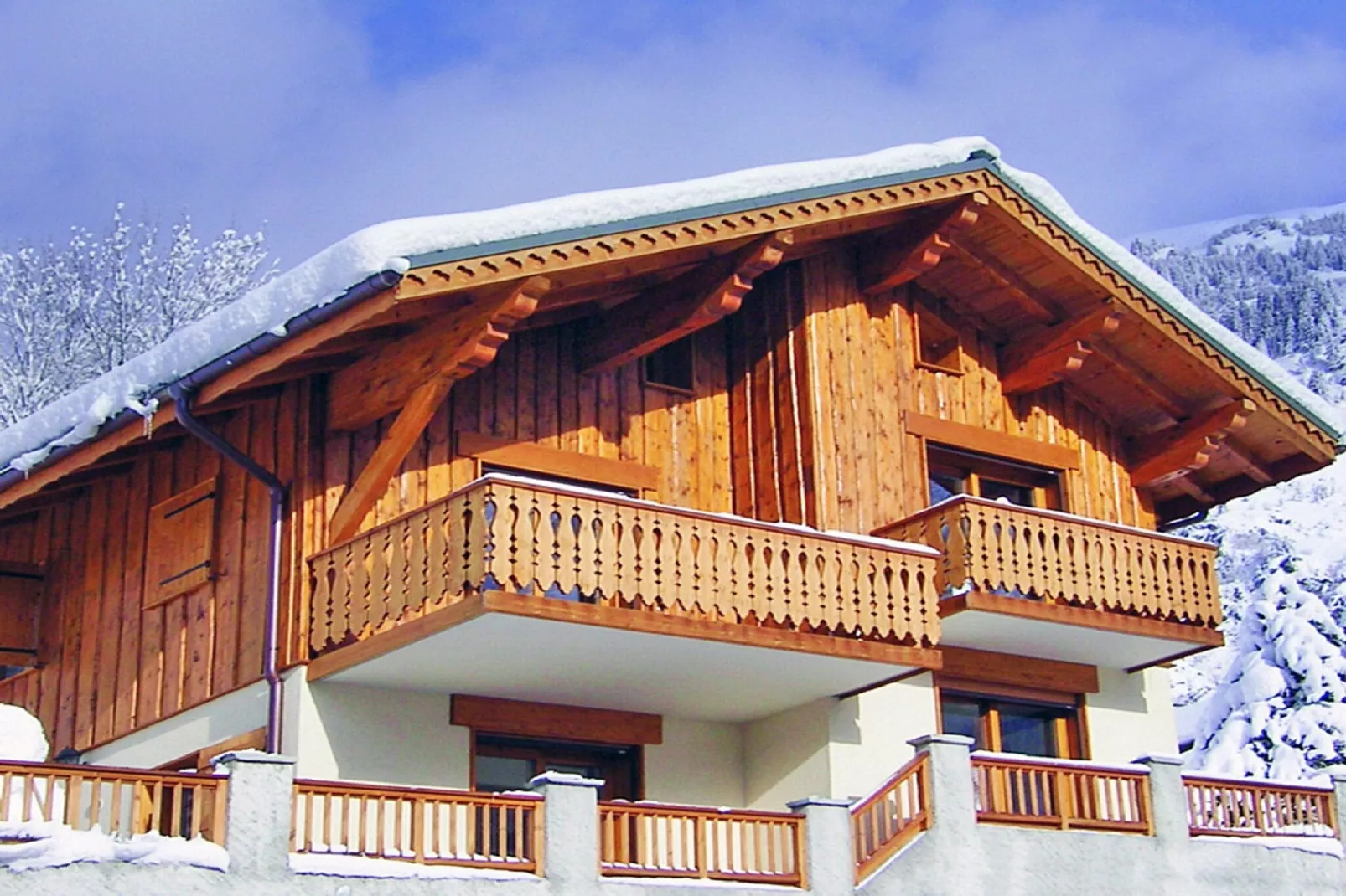 Chalet de la Côte-Exterior winter