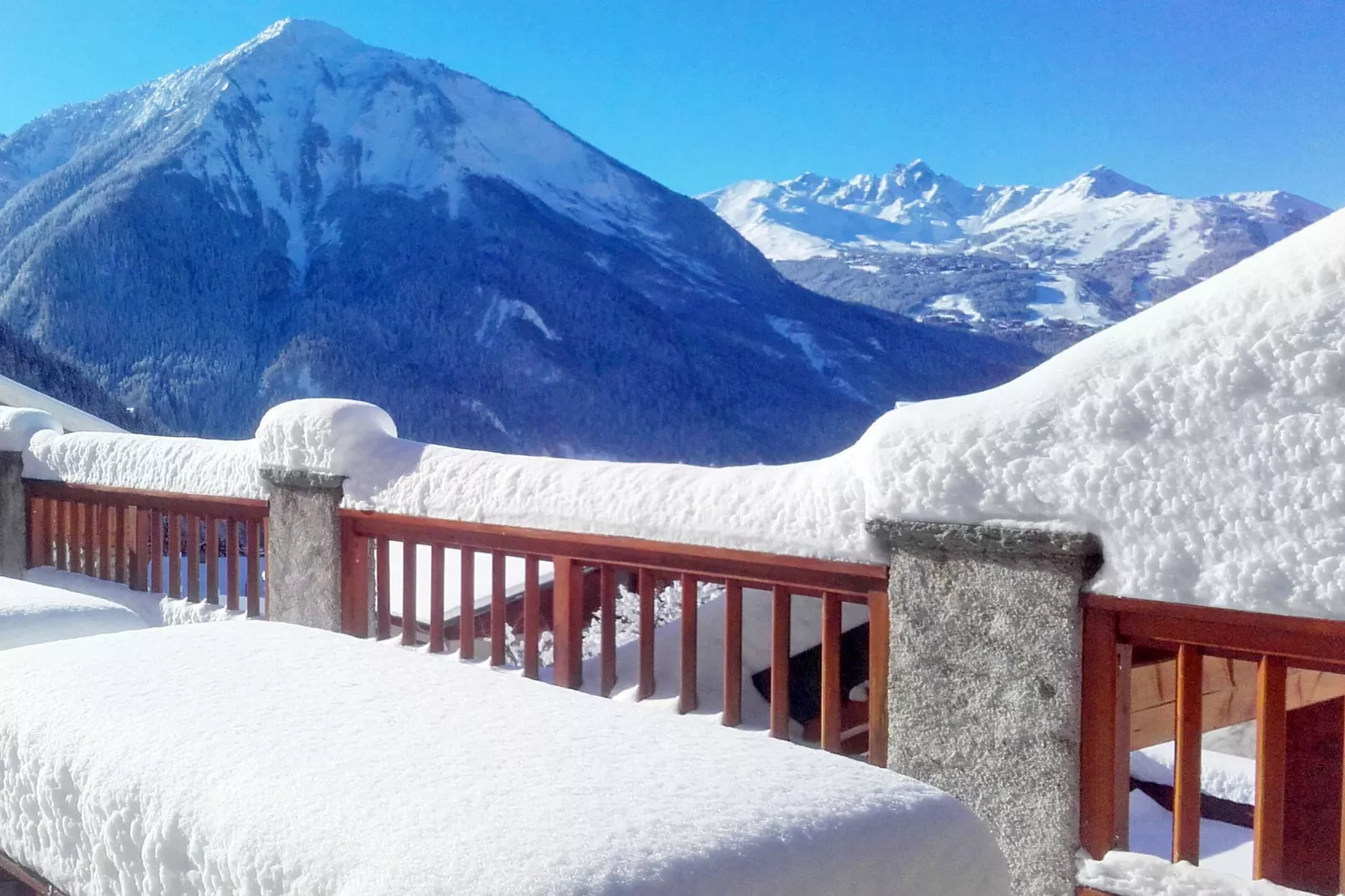 Chalet de la Côte-View winter