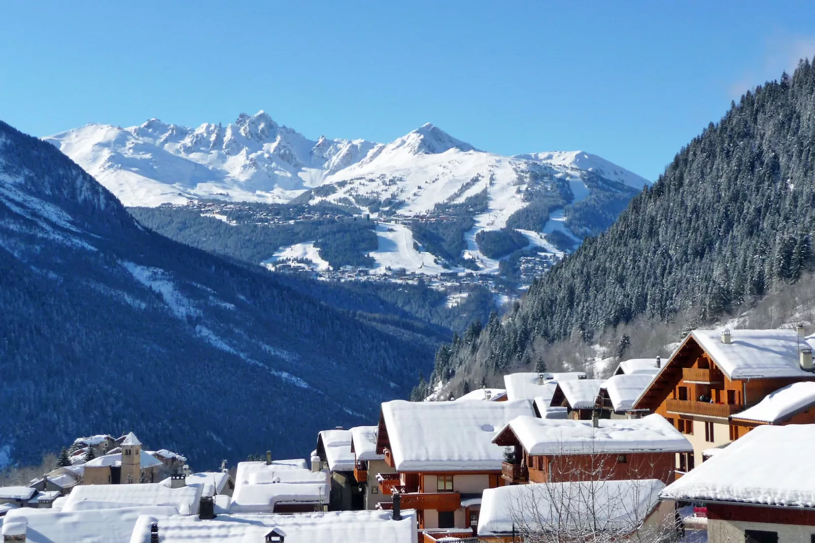 Chalet de la Côte-Area winter 1km