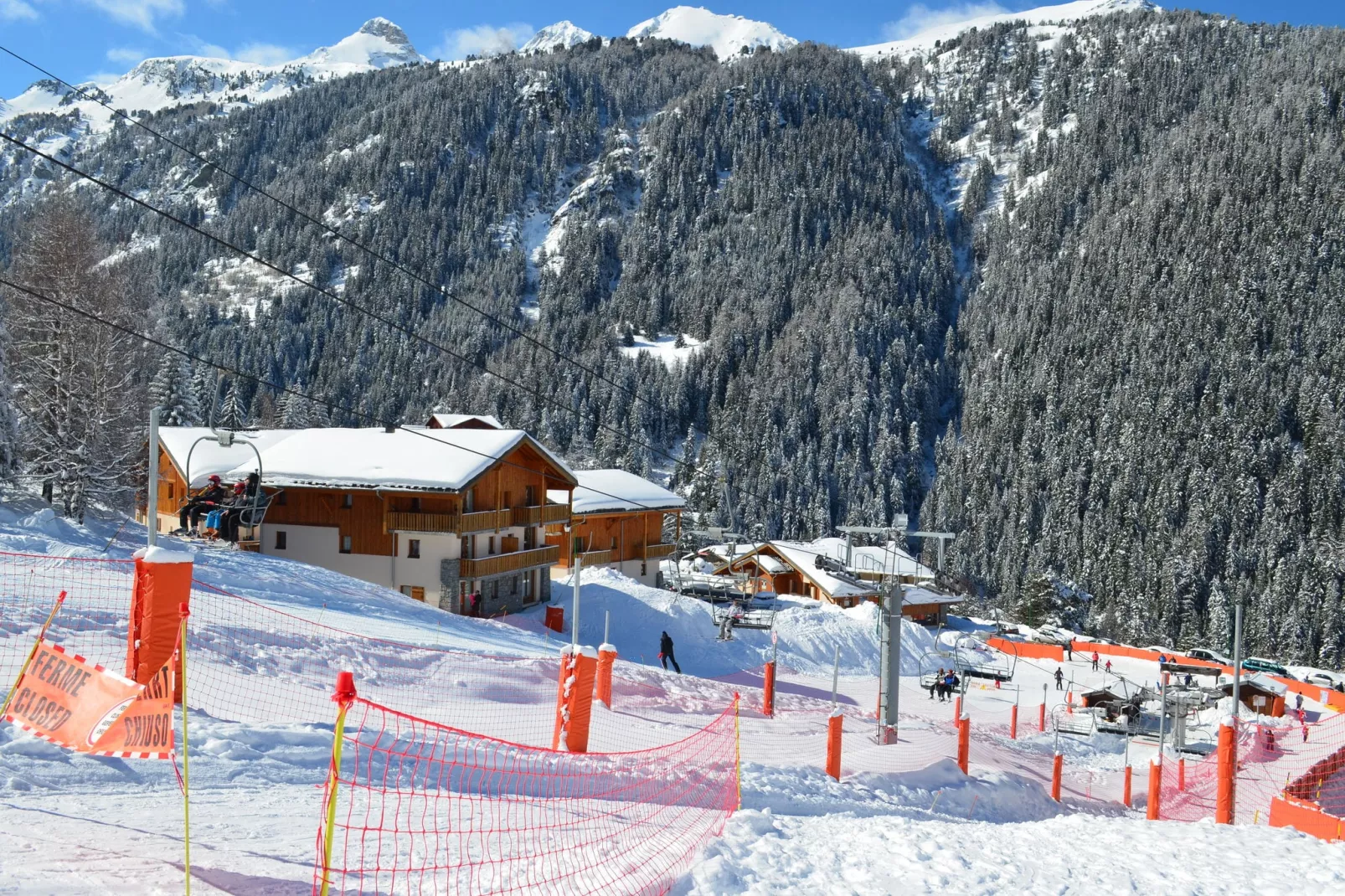 Les Chalets de la Ramoure 3-Exterior winter