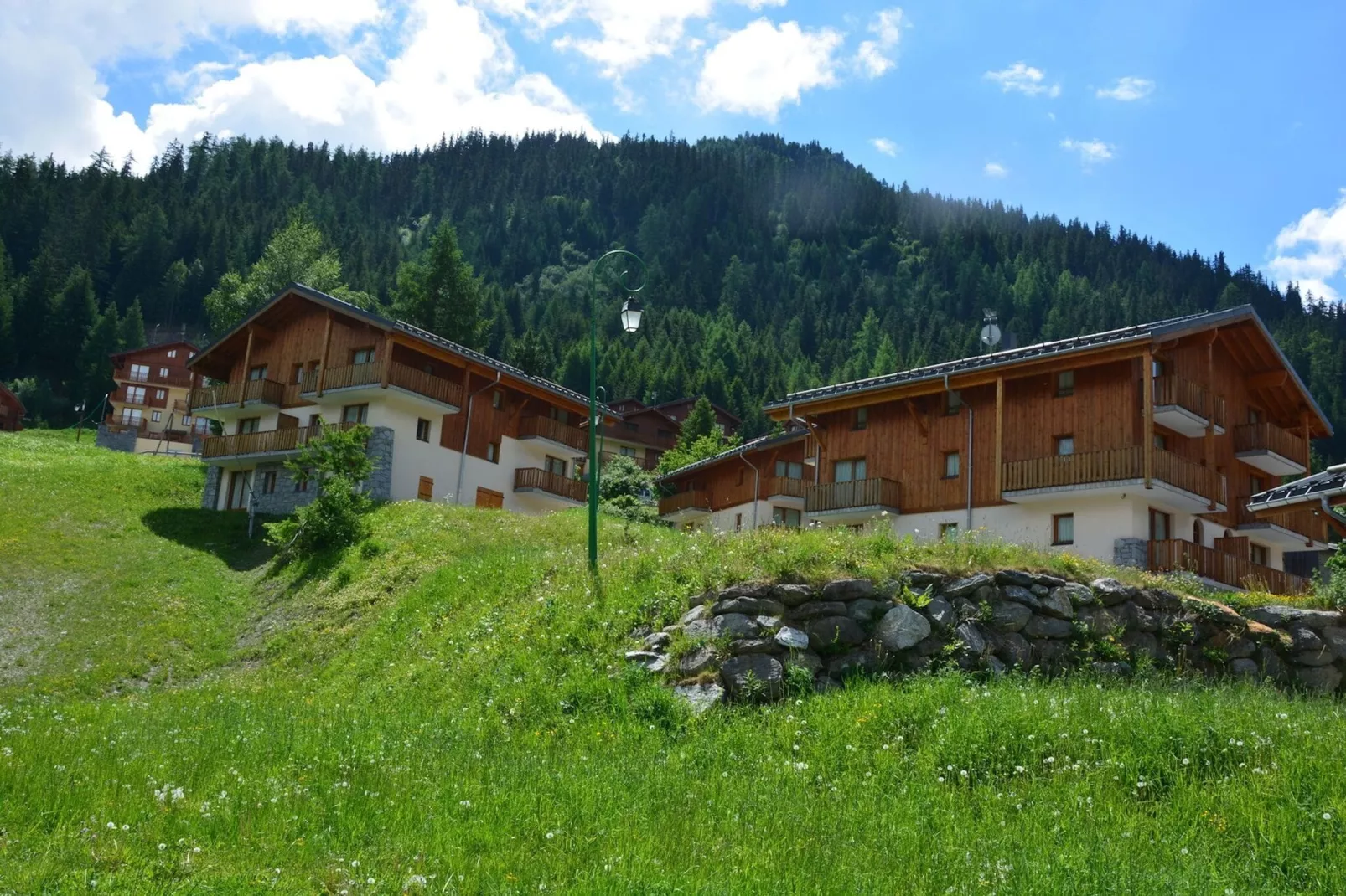 Les Chalets de la Ramoure 3-Exterior summer