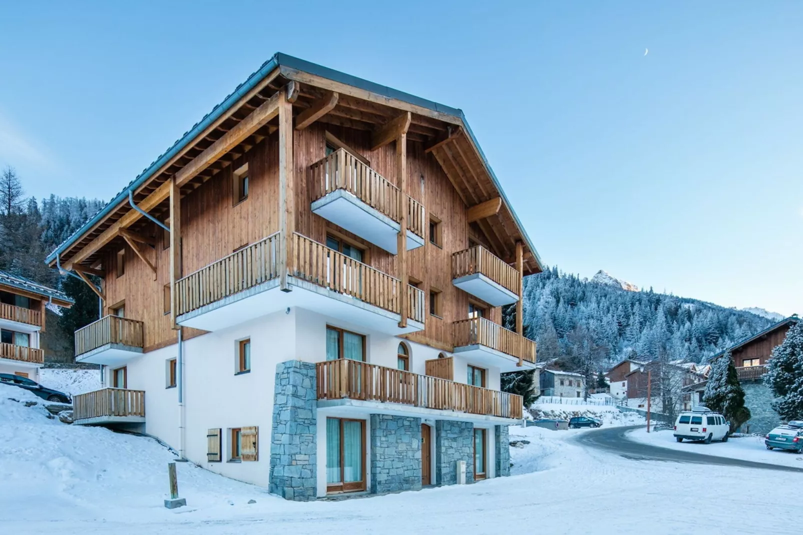 Les Chalets de la Ramoure 3-Exterior winter