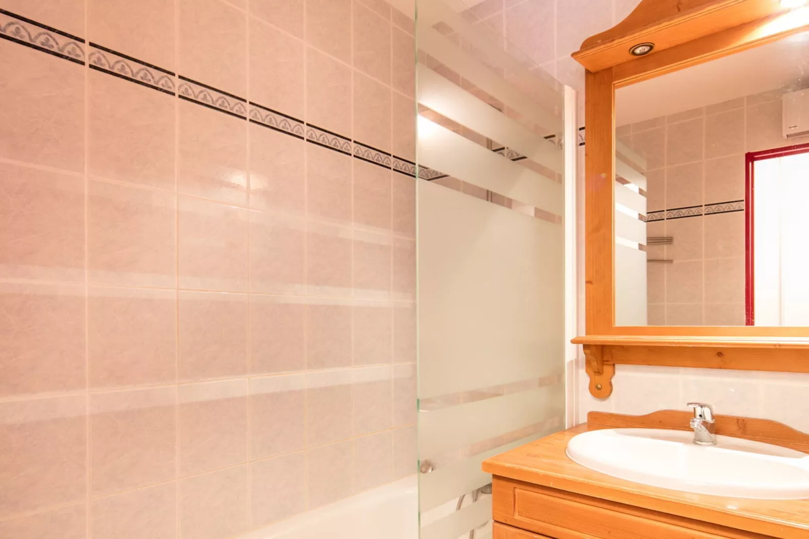 Les Chalets de la Ramoure 3-Bathroom