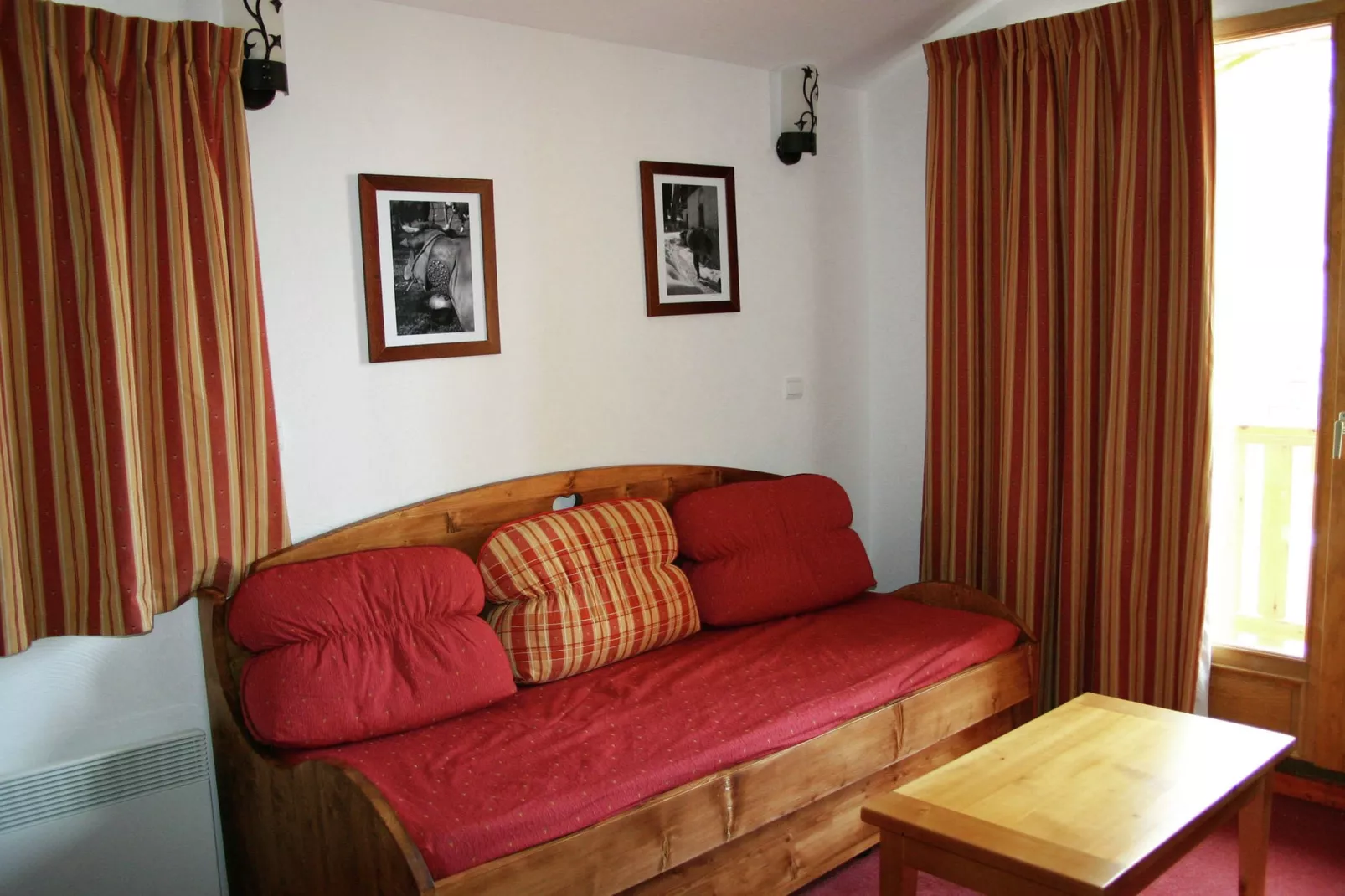 Les Chalets de la Ramoure 1-Living room