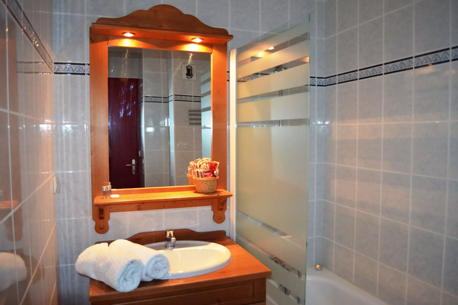 Les Chalets de la Ramoure 1-Bathroom