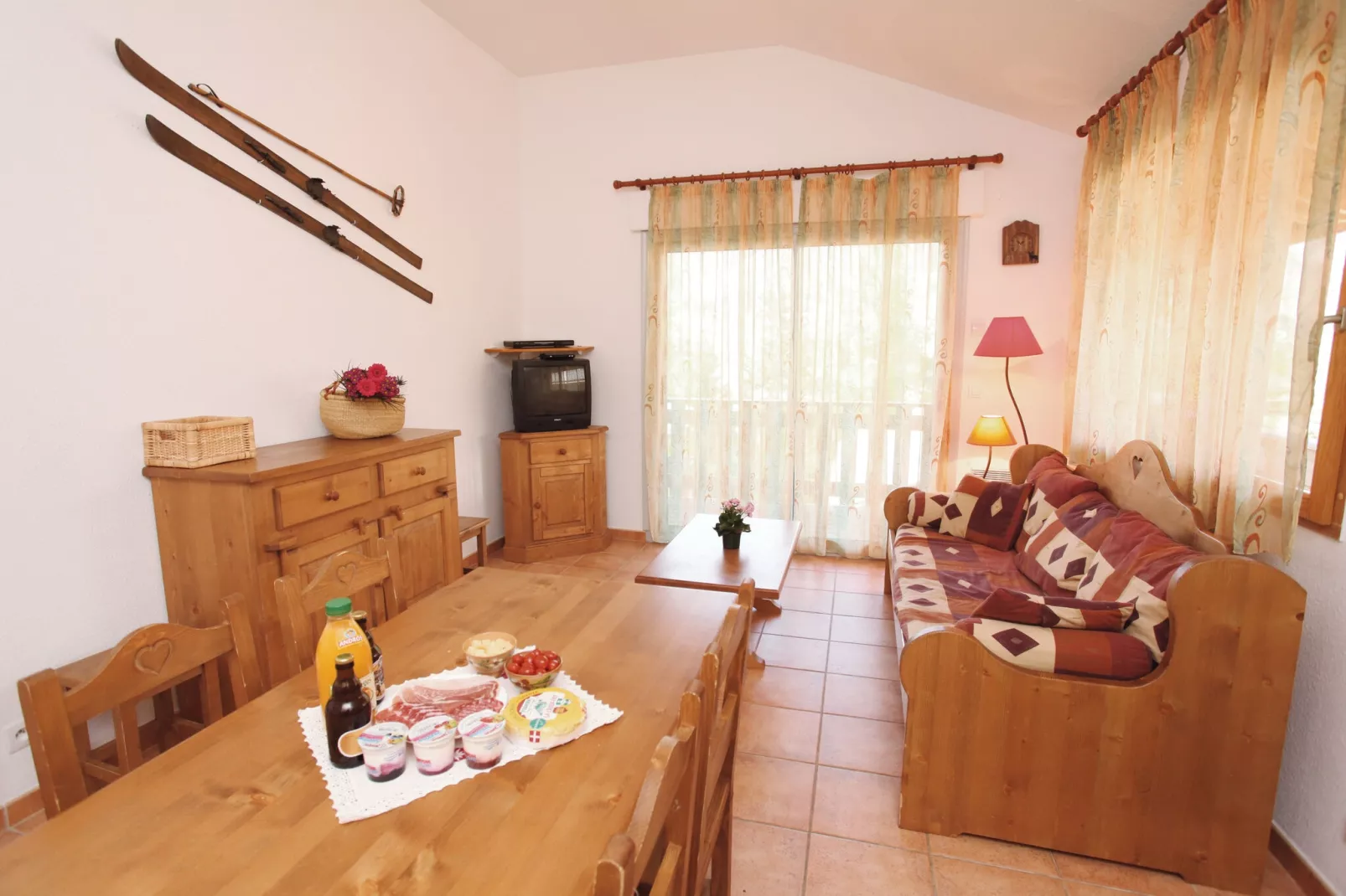 Chalet confortable pour les familles à La Norma-Salle à manger