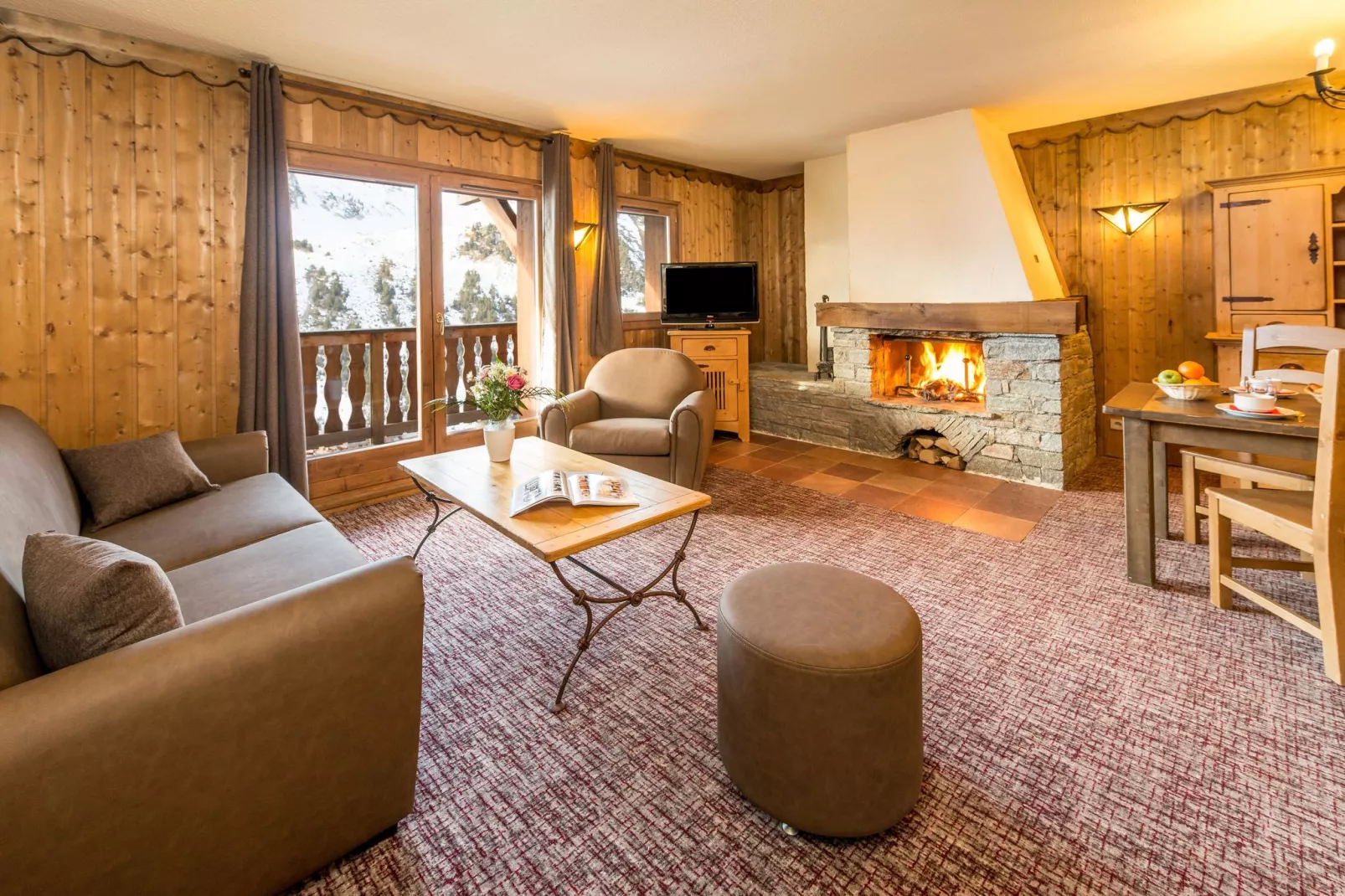 Chalet Altitude Arc 2000 3-Living room