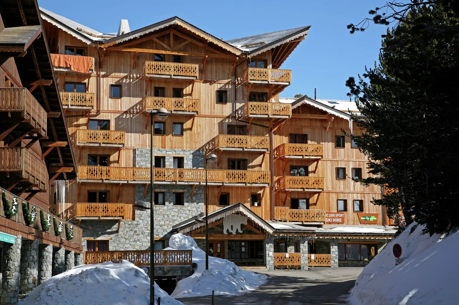 Chalet de L'Ours 3-Exterior summer