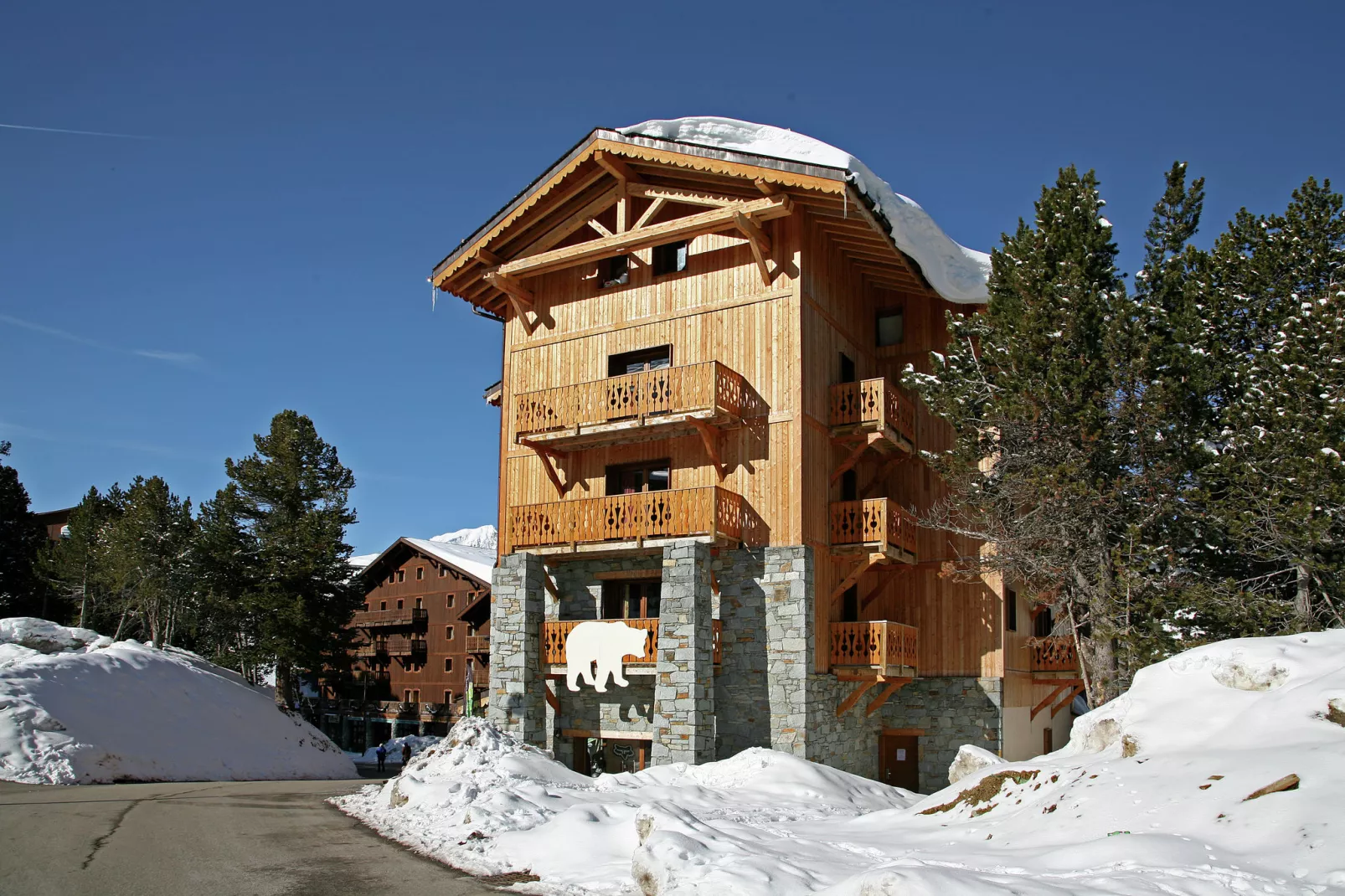 Chalet de L'Ours 3-Exterior summer