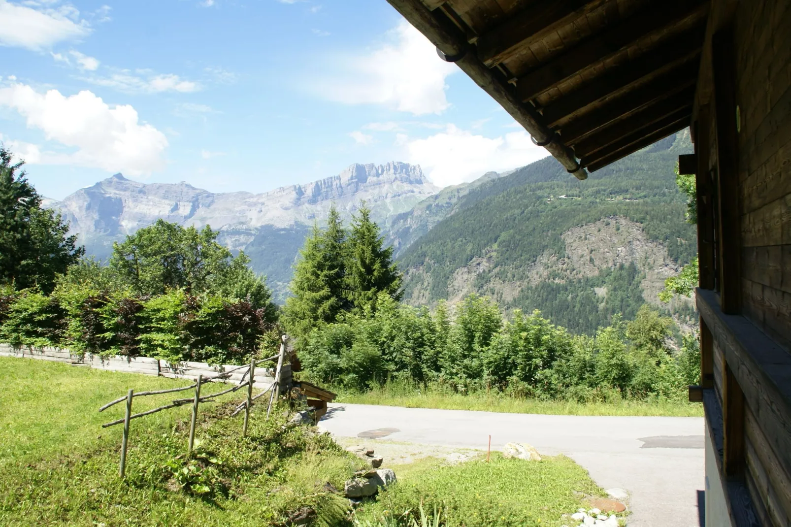 Chalet - LES HOUCHES-View summer