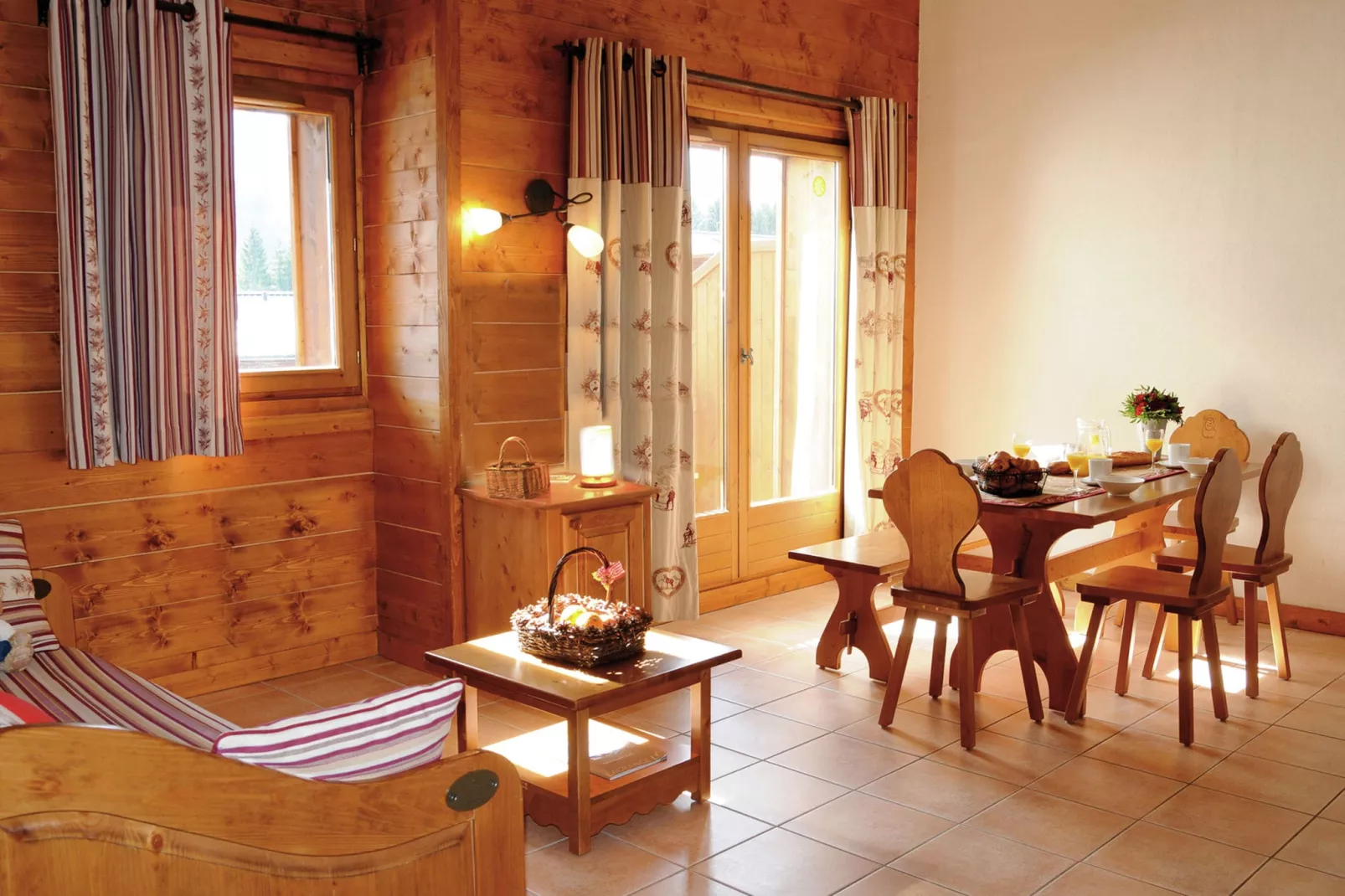 Les Fermes de Samoëns 1-Dining room