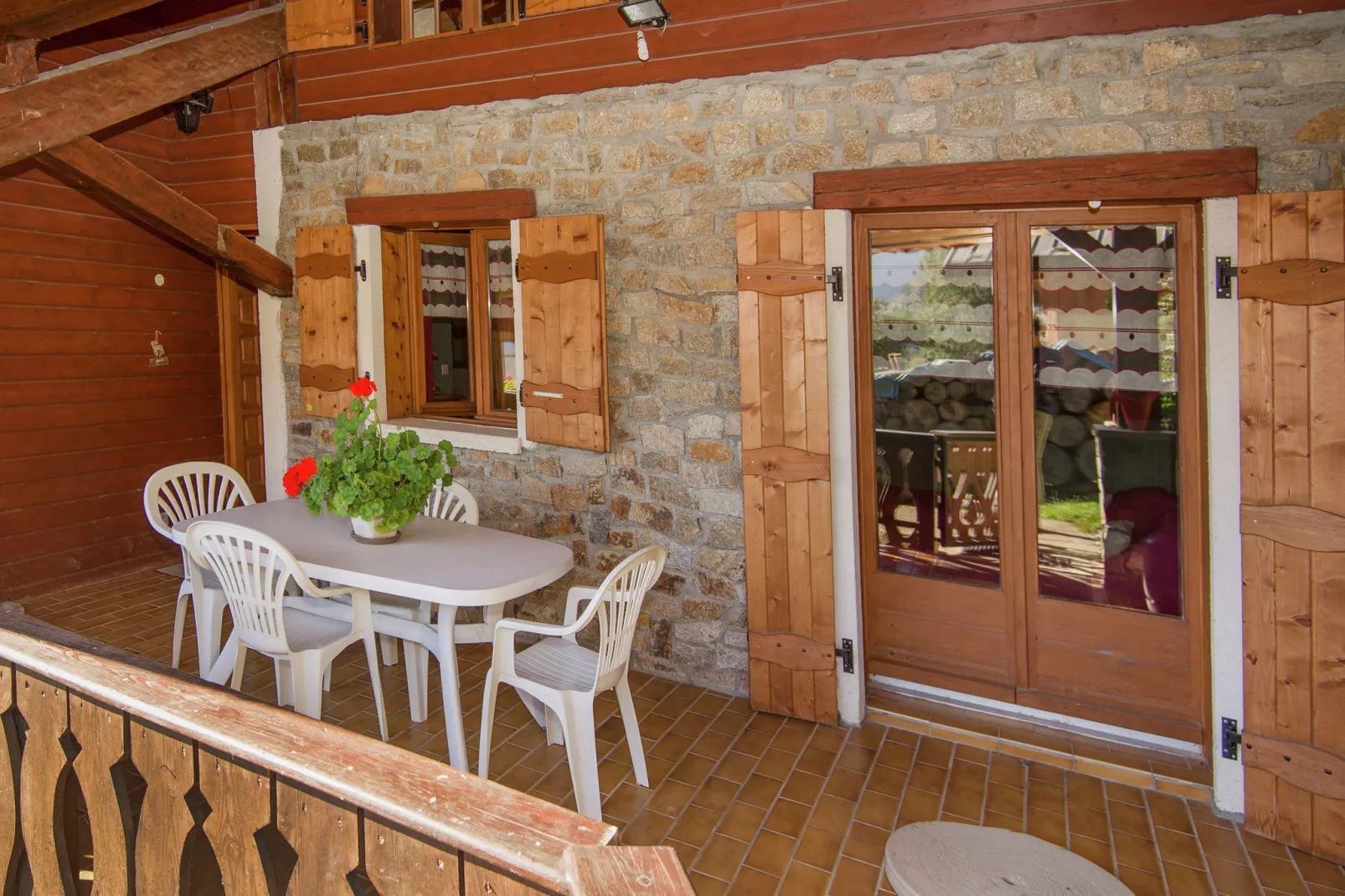 Chalet Le Mont-Terrace balcony