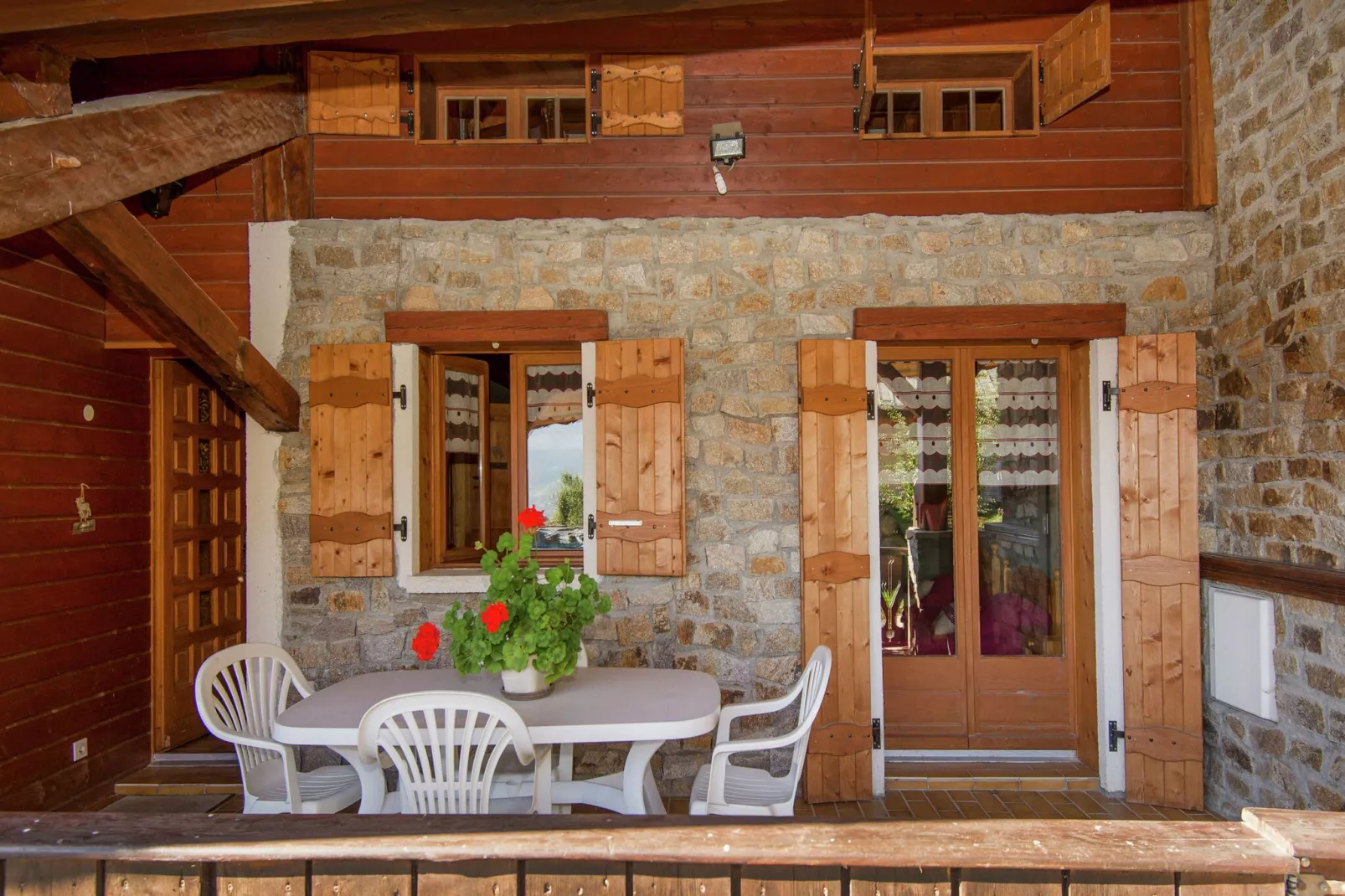 Chalet Le Mont-Terrace balcony