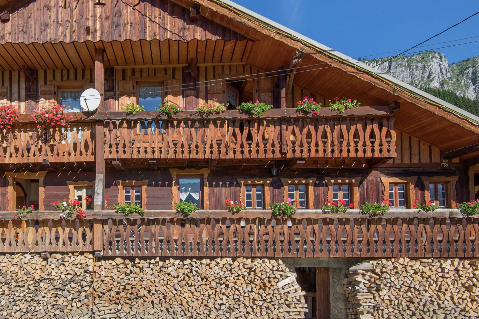 Chalet Le Mont-Exterior summer