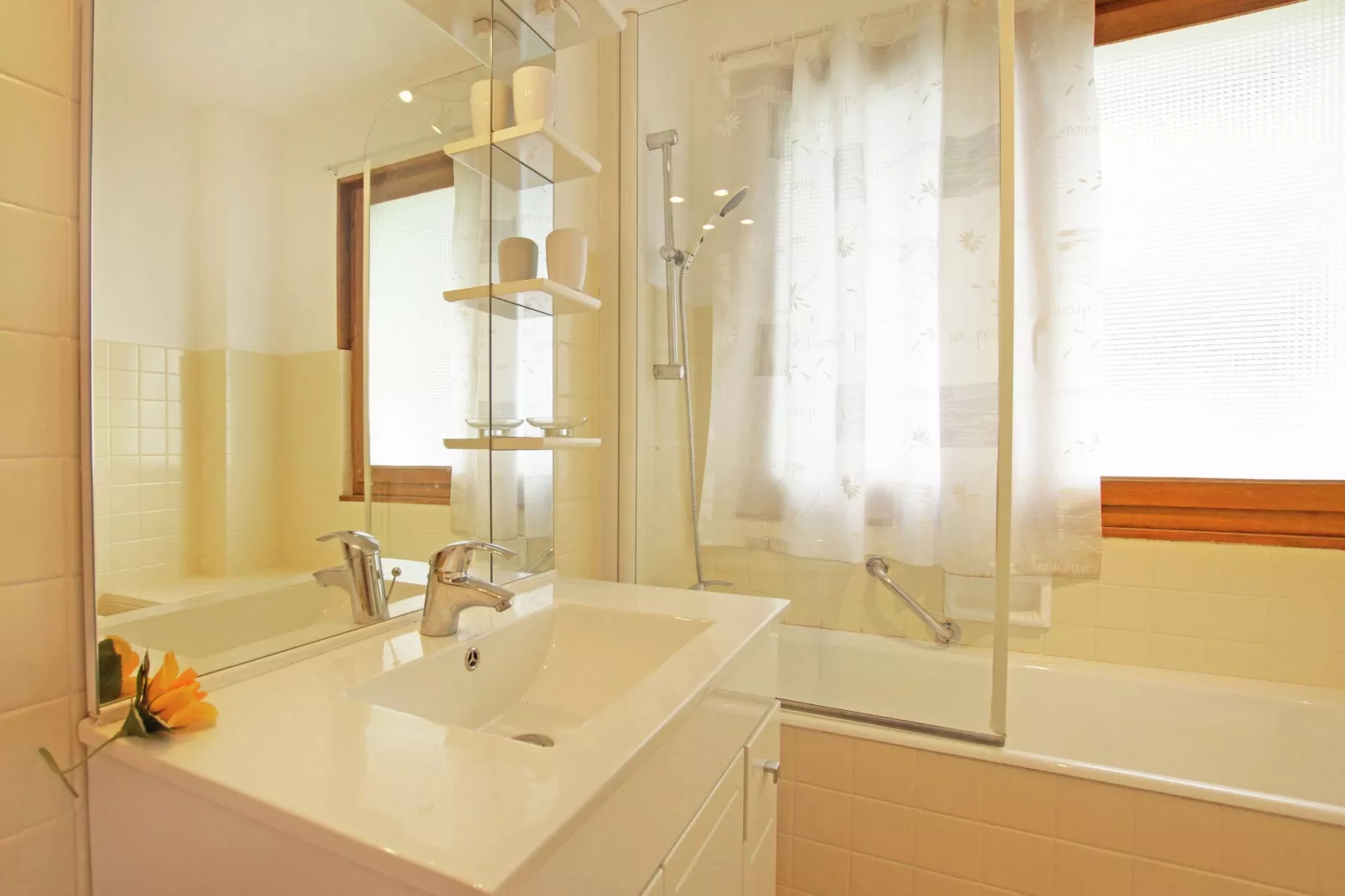 Chalet de la Chapelle-Bathroom