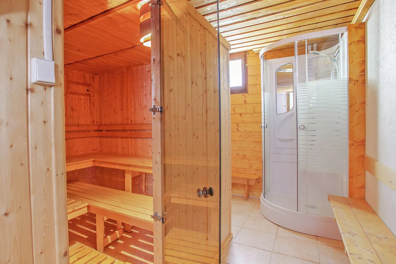 Chalet de la Chapelle-Recreation room