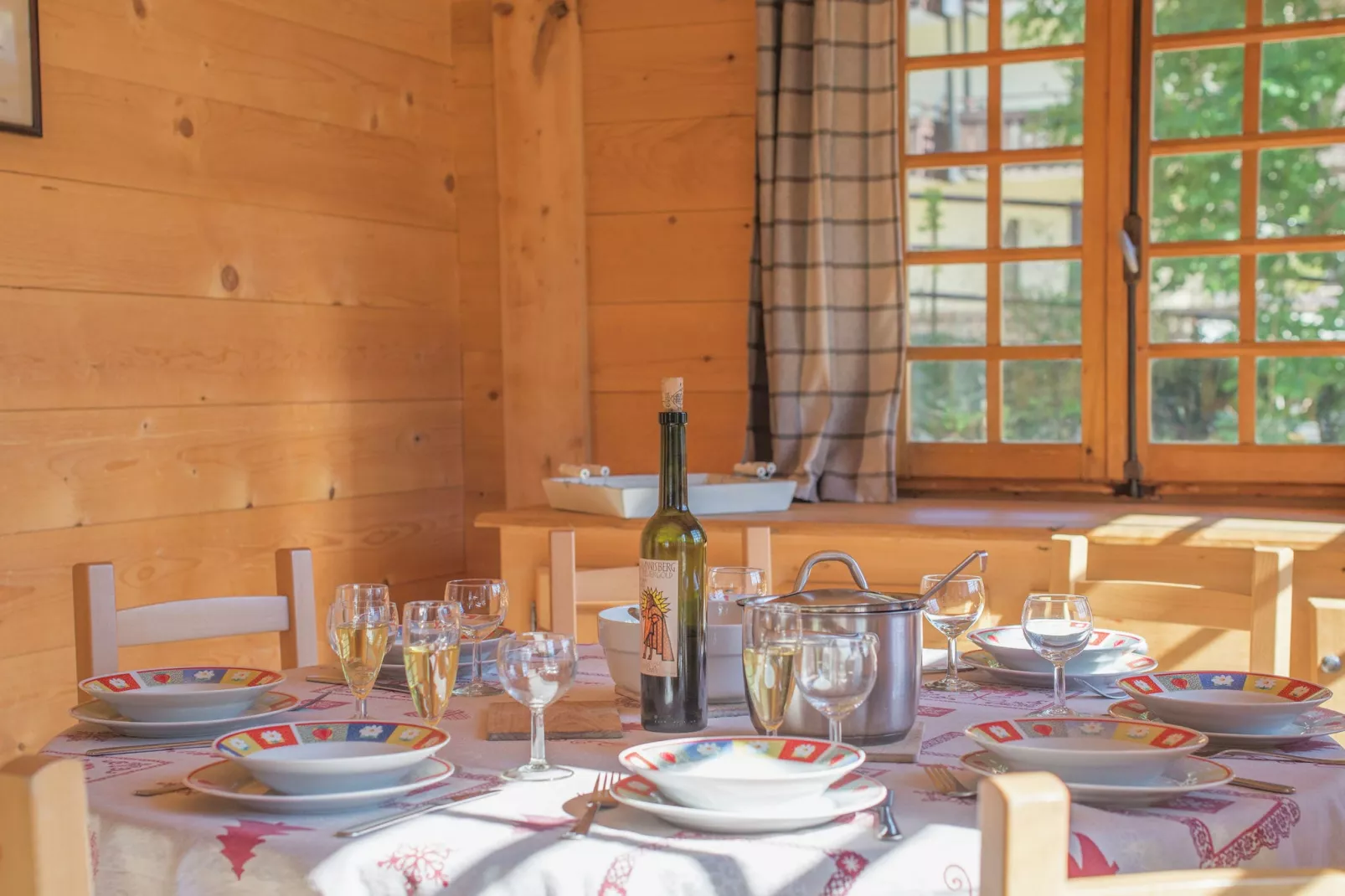 Chalet Le Nid Zut-Dining room