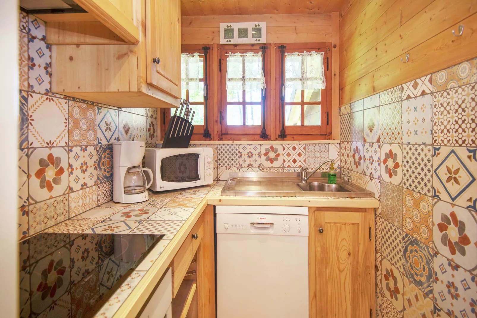 Chalet Le Nid Zut-Kitchen