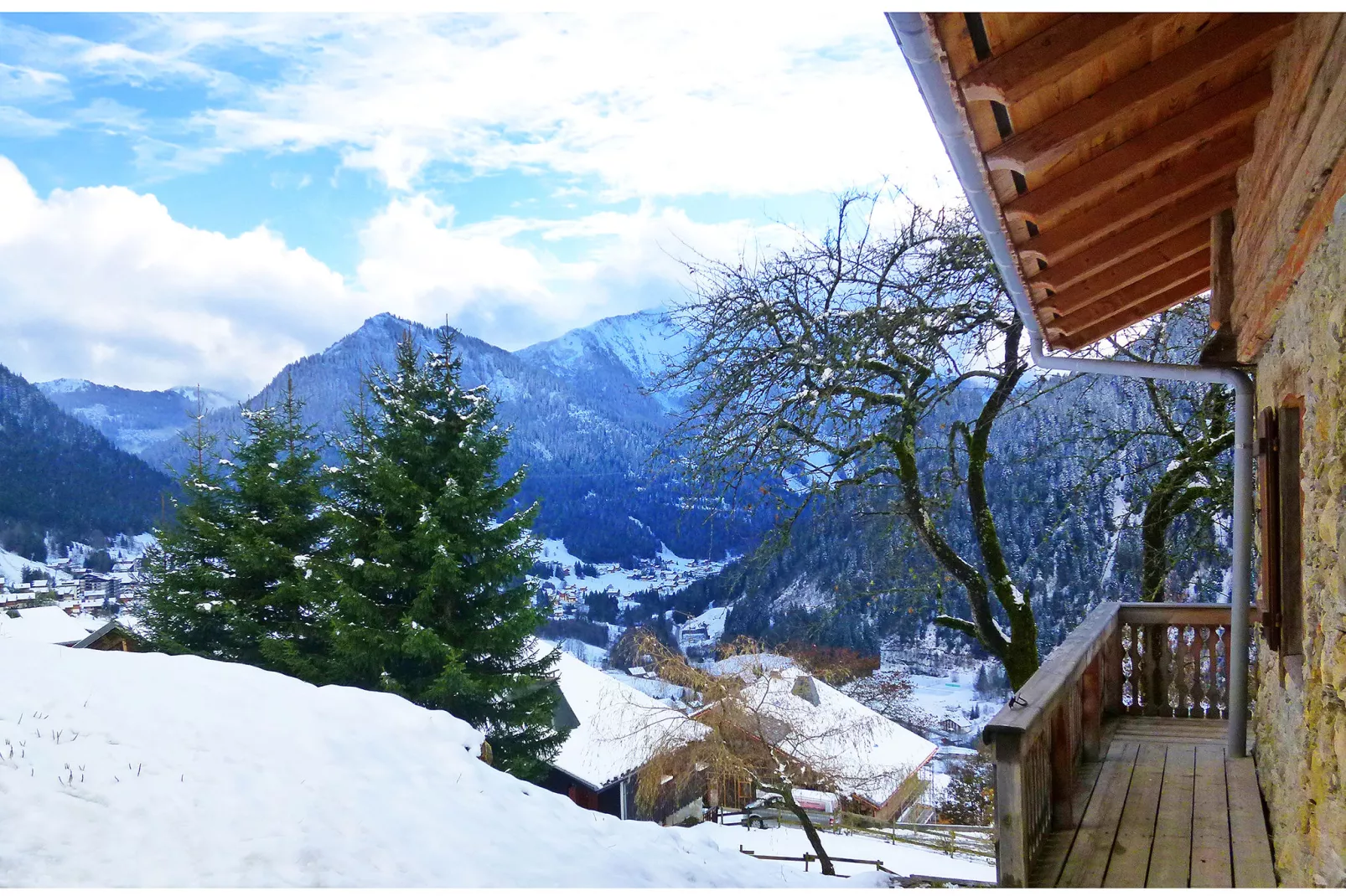 Chalet Petit Châtel-View winter