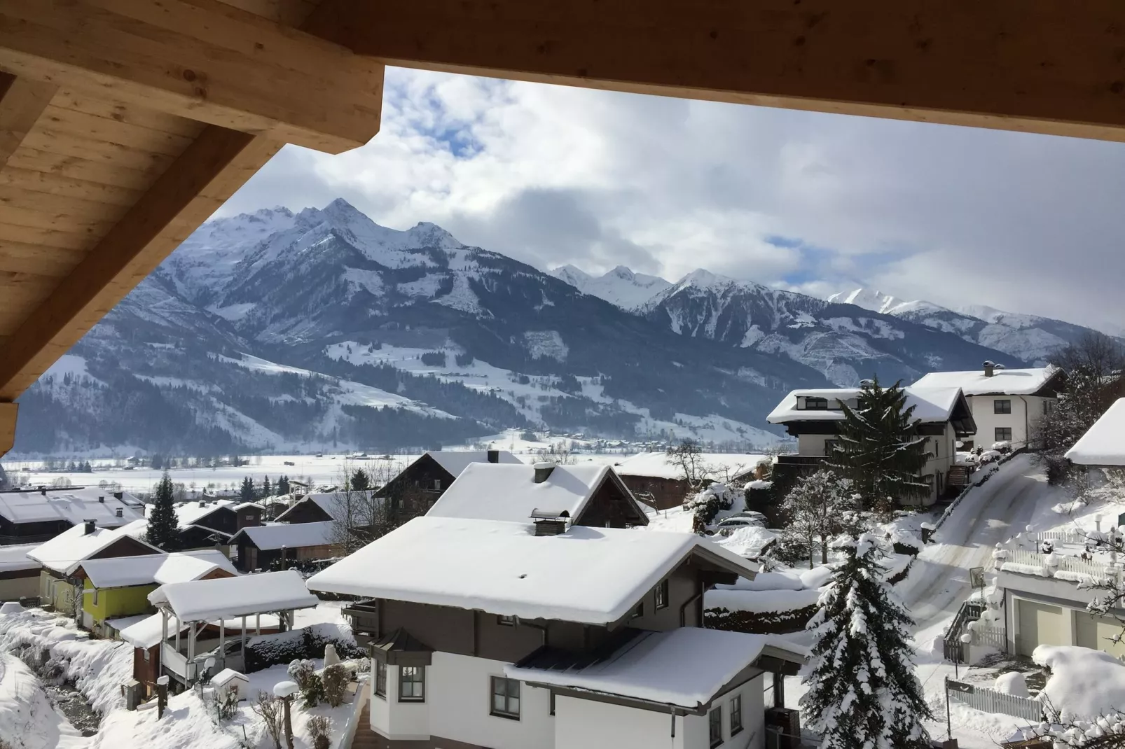 Penthouse Kristall Lodge-View winter