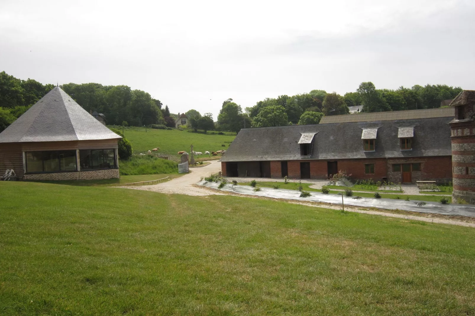 Gite Saint Julien-Exterior summer