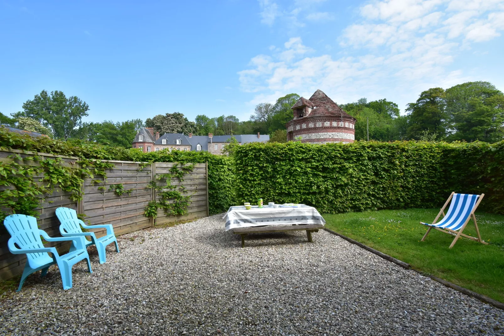 Gite Saint Julien-Gardens summer