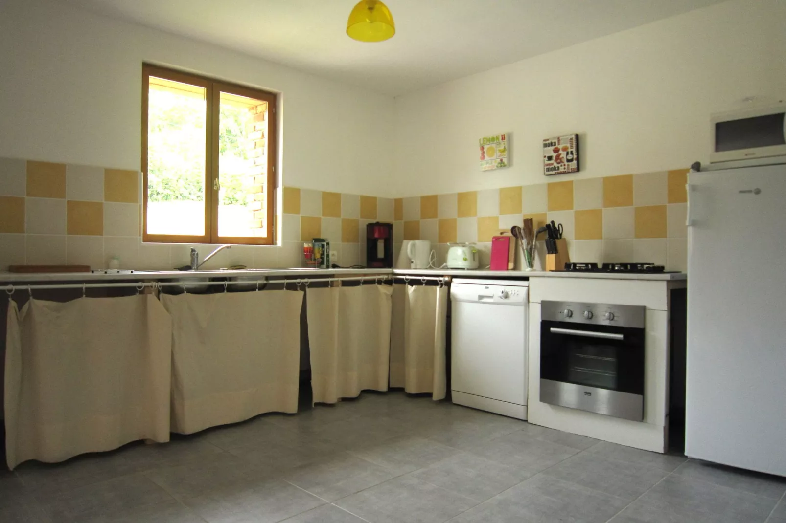 Gite Domaine Saint Julien-Kitchen