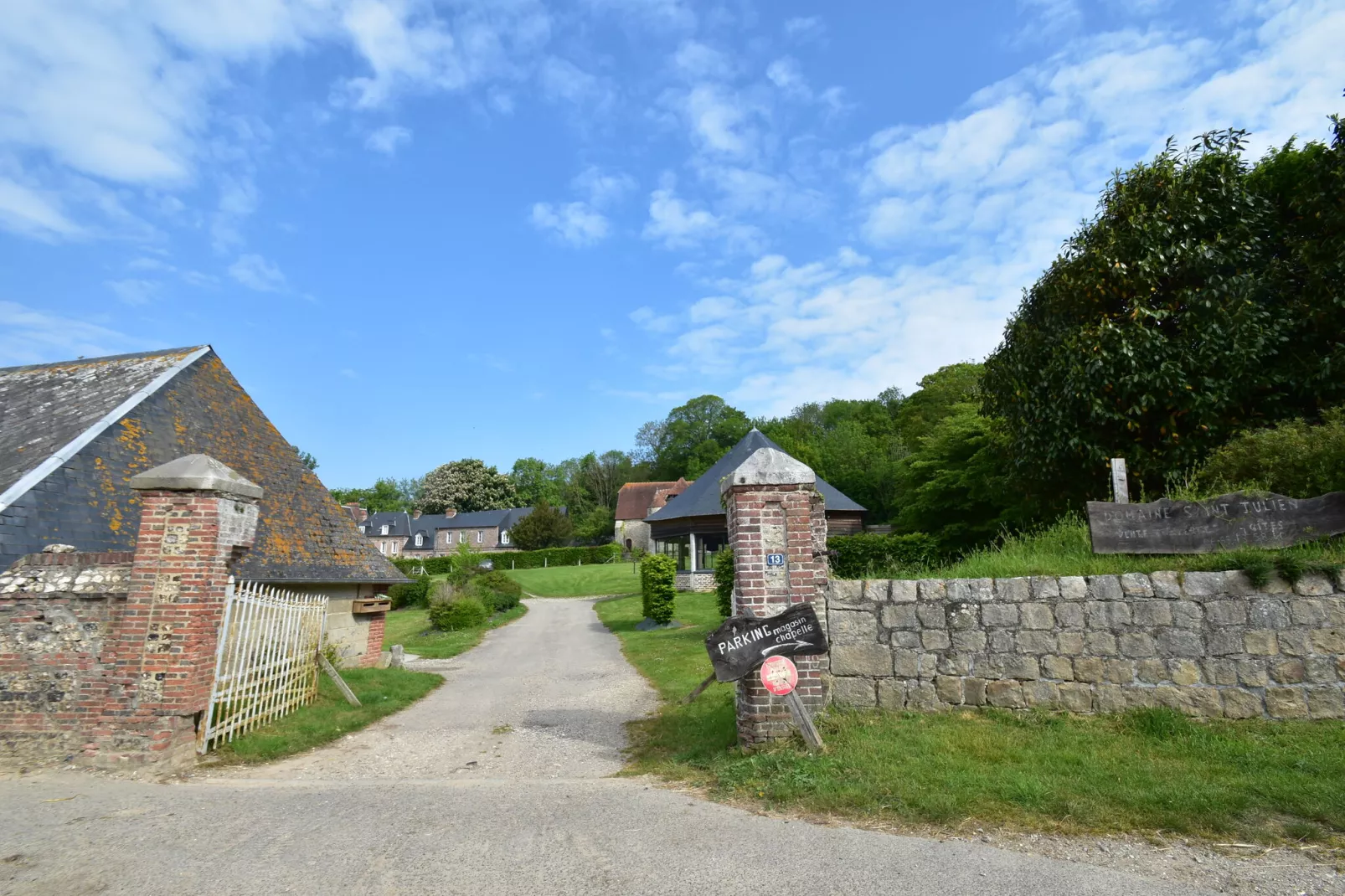 Gite Domaine Saint Julien-Areas summer 1km