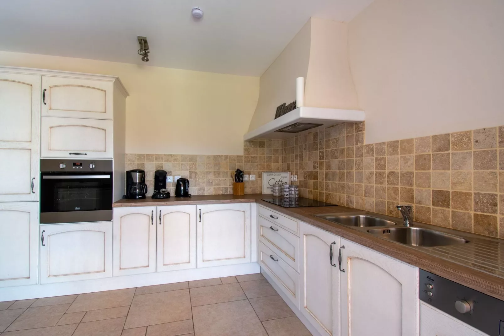 Villa Dumas 8 personen-Kitchen