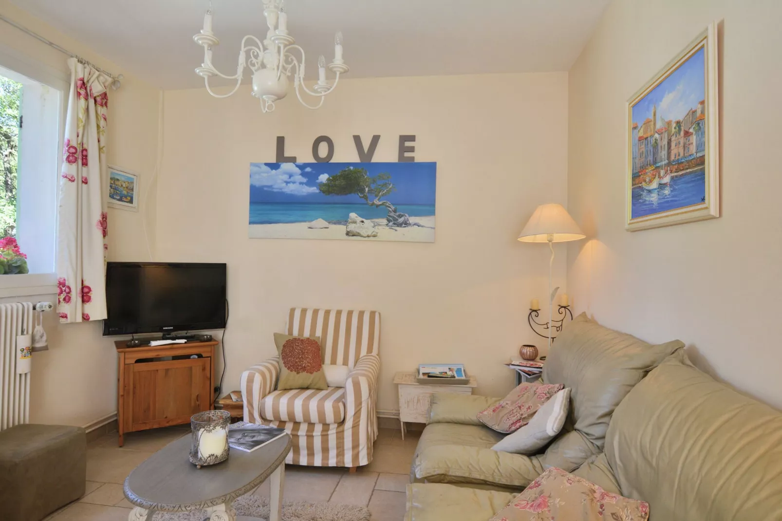 Les Lauriers-Roses-Living room